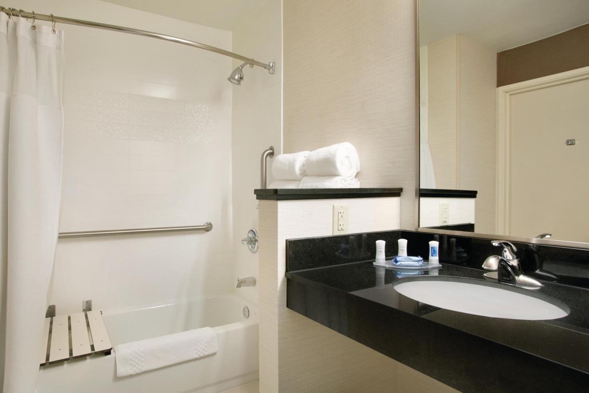 Fairfield Inn & Suites by Marriott Quincy photo 19