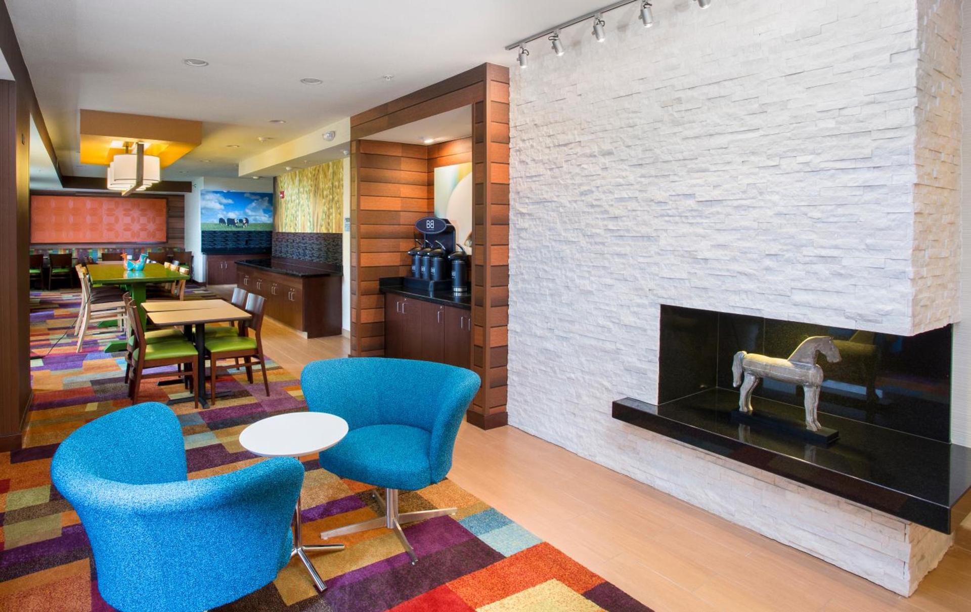 Fairfield Inn & Suites by Marriott Quincy photo 9
