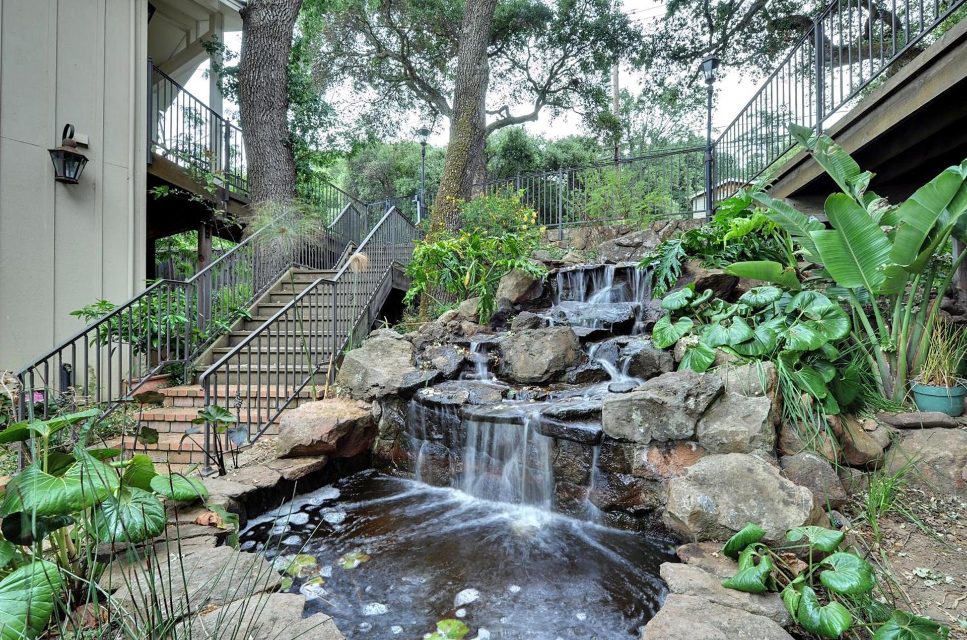 Saratoga Oaks Lodge photo 12