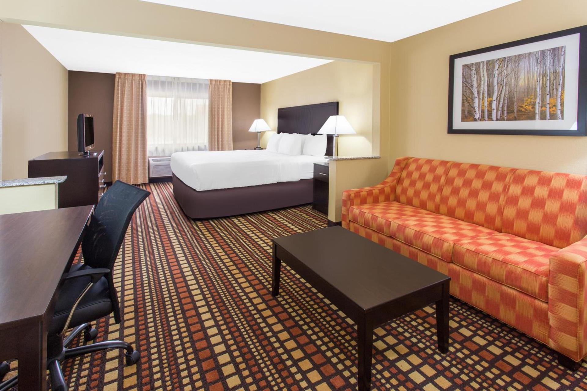 Days Inn & Suites by Wyndham Davenport East photo 27
