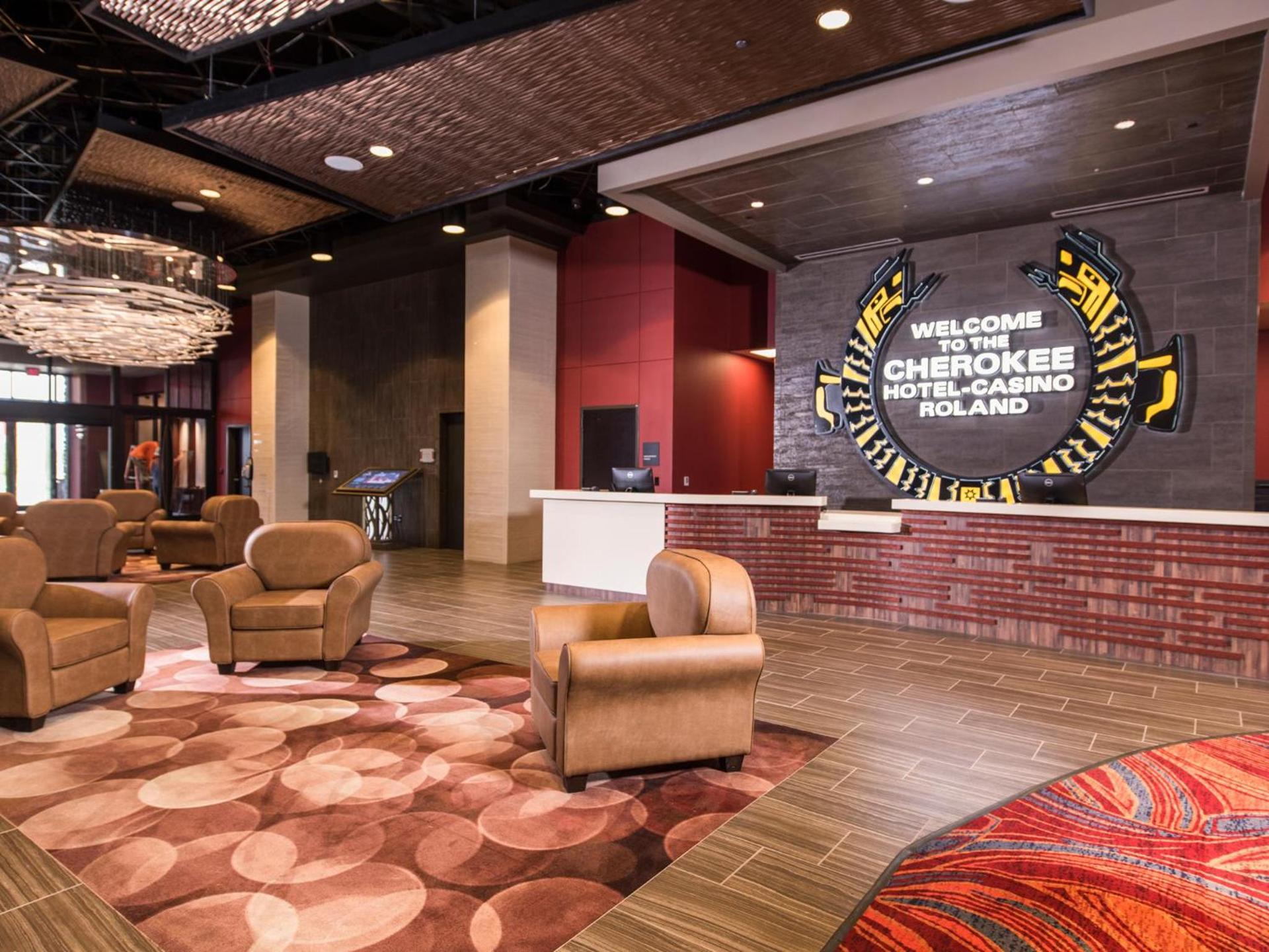 Cherokee Casino Hotel Roland photo 13
