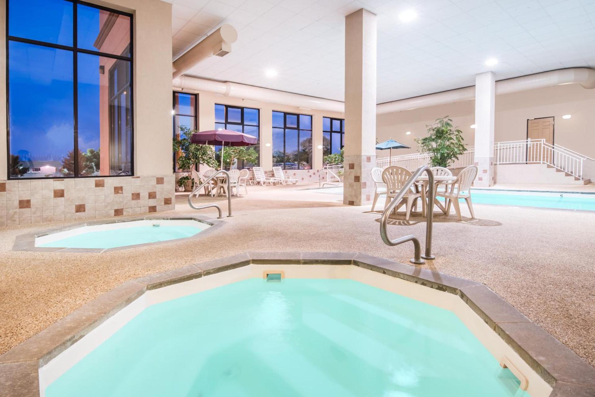 Elevation Inn & Suites, Trademark Collection by Wyndham Downtown Rapid City- Walking Distance To The Monument photo 3