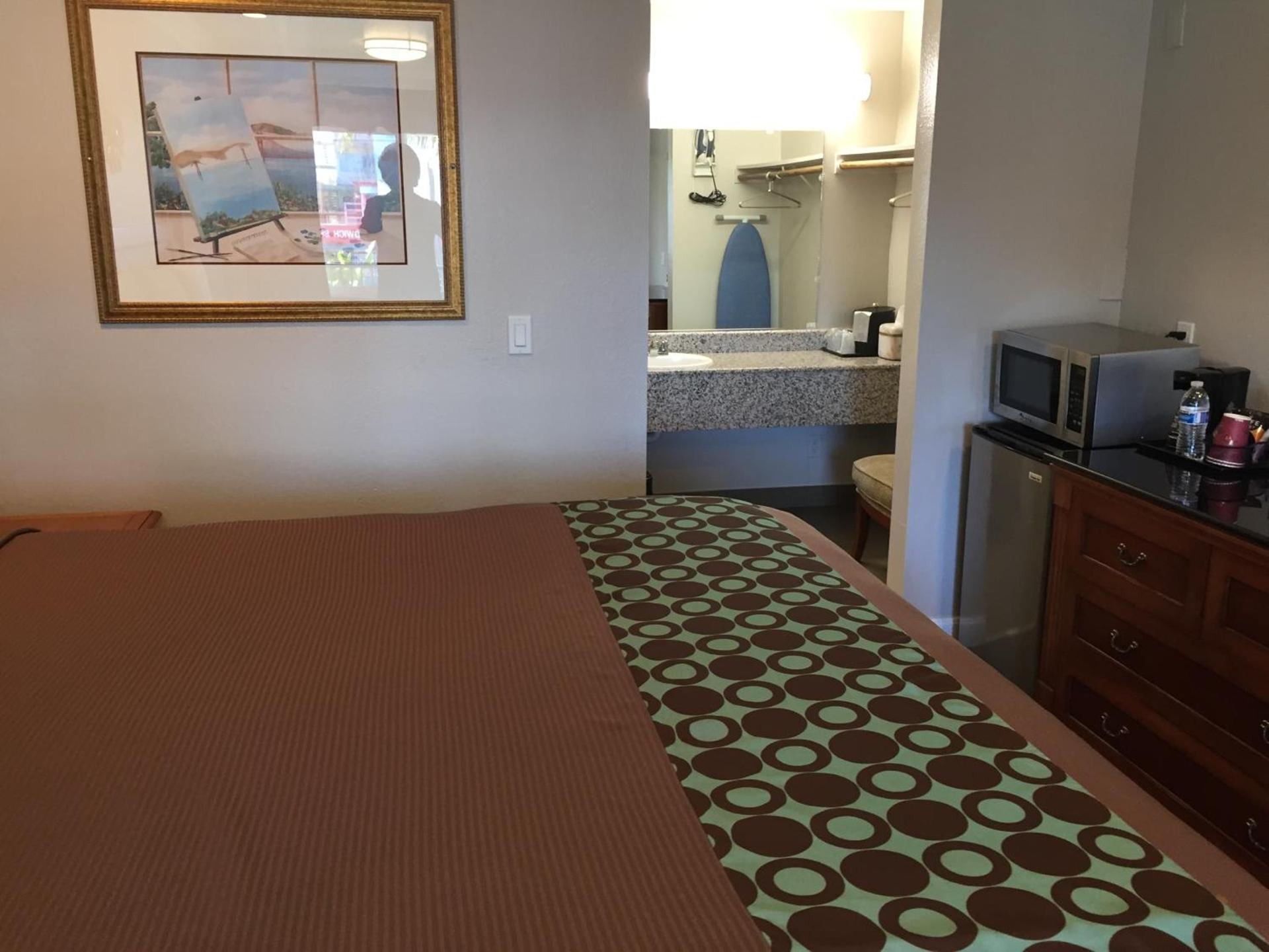 Continental Lodge photo 24