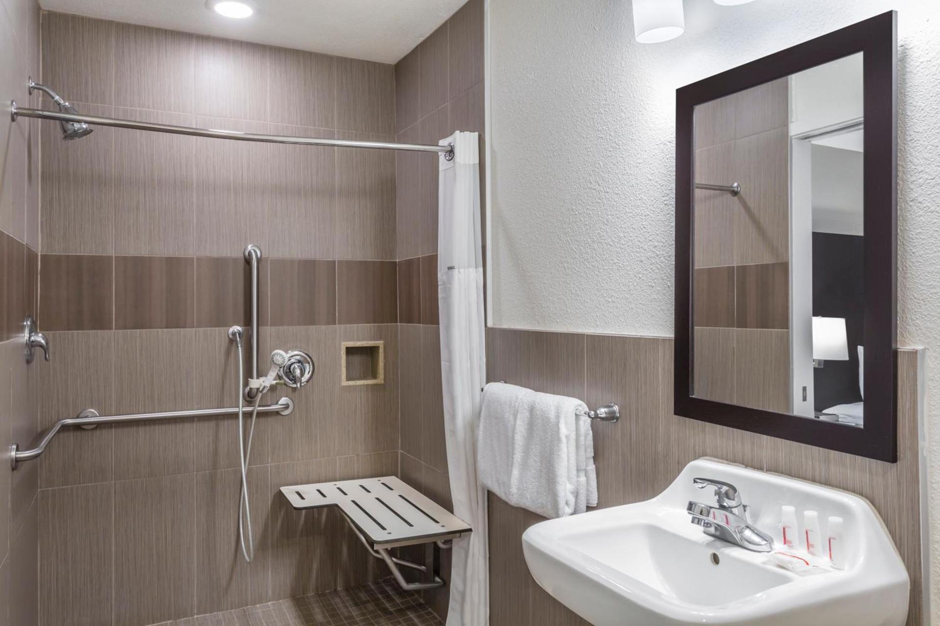 Ramada by Wyndham Monterey photo 23