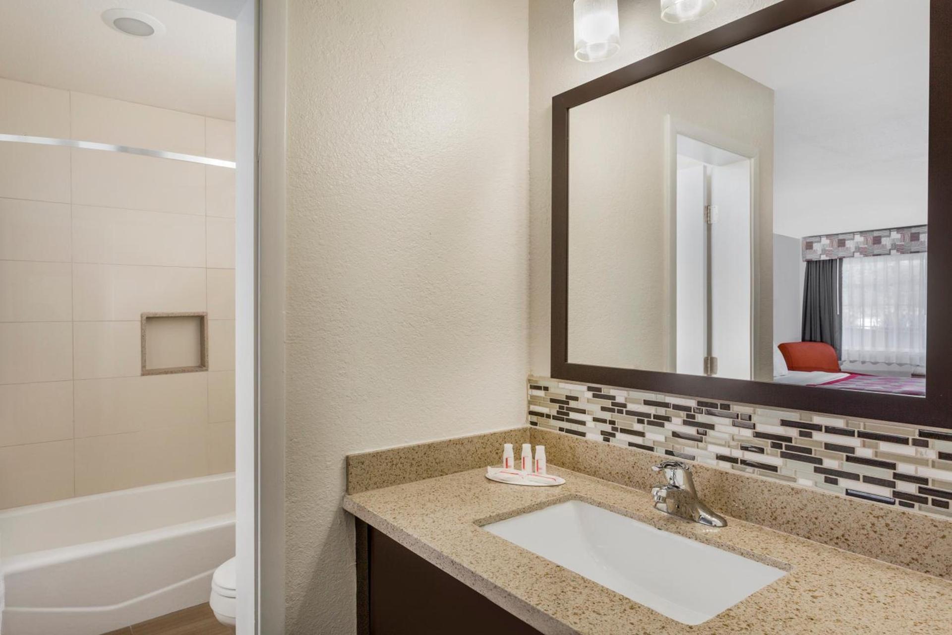 Ramada by Wyndham Monterey photo 15