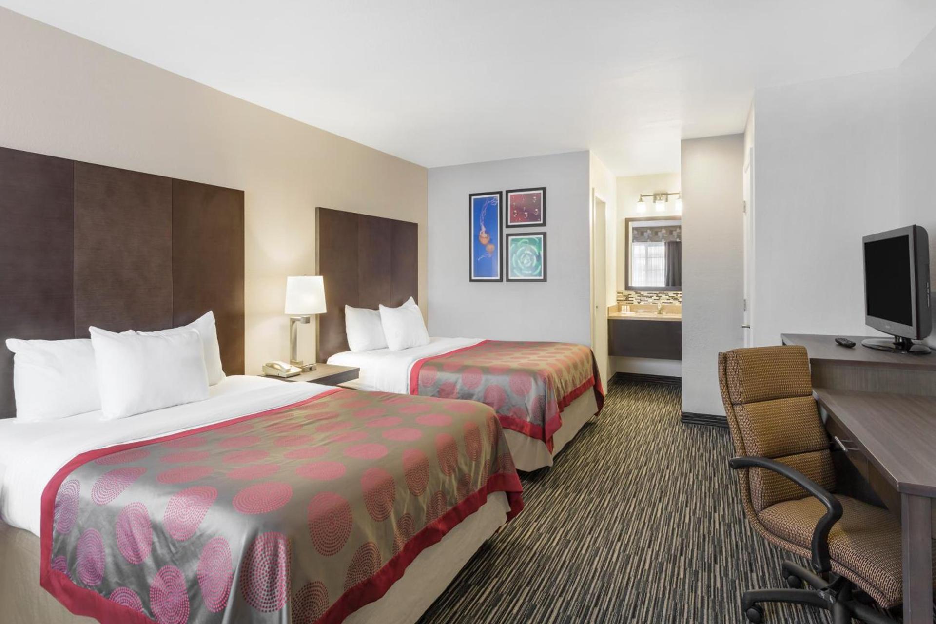 Ramada by Wyndham Monterey photo 11