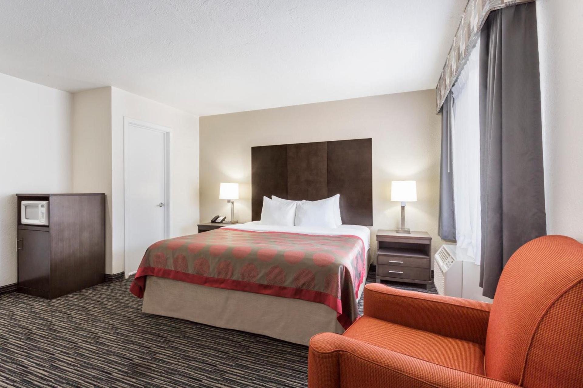 Ramada by Wyndham Monterey photo 17