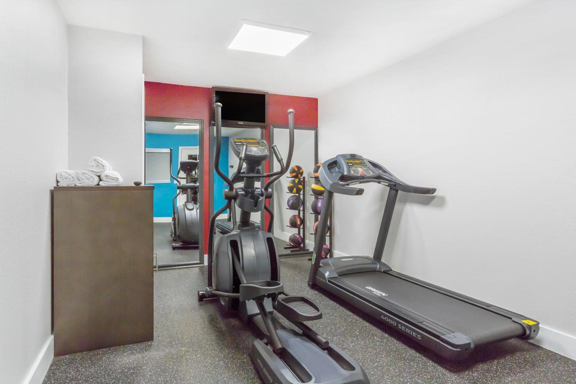 Ramada by Wyndham Monterey photo 7