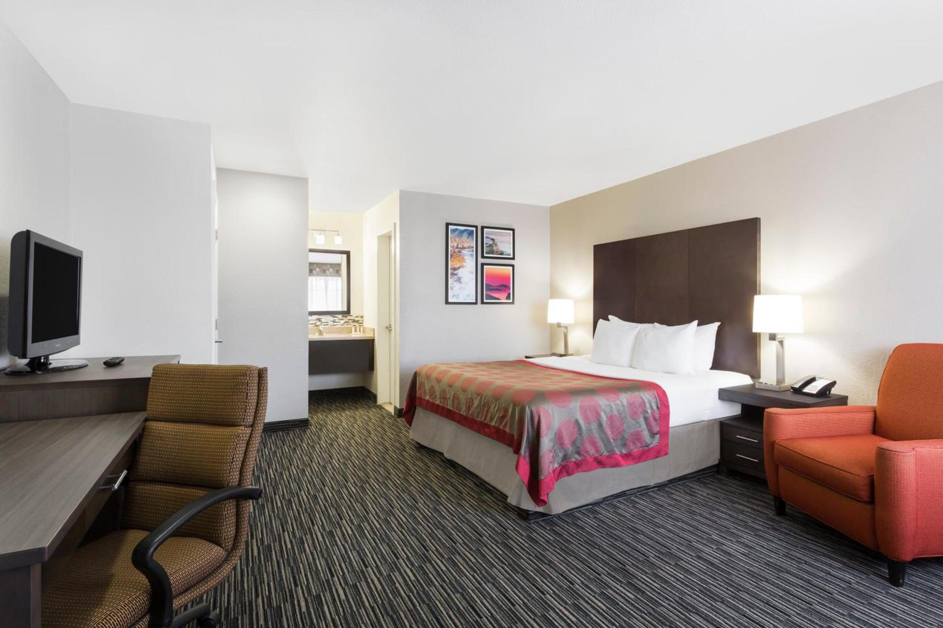 Ramada by Wyndham Monterey photo 2