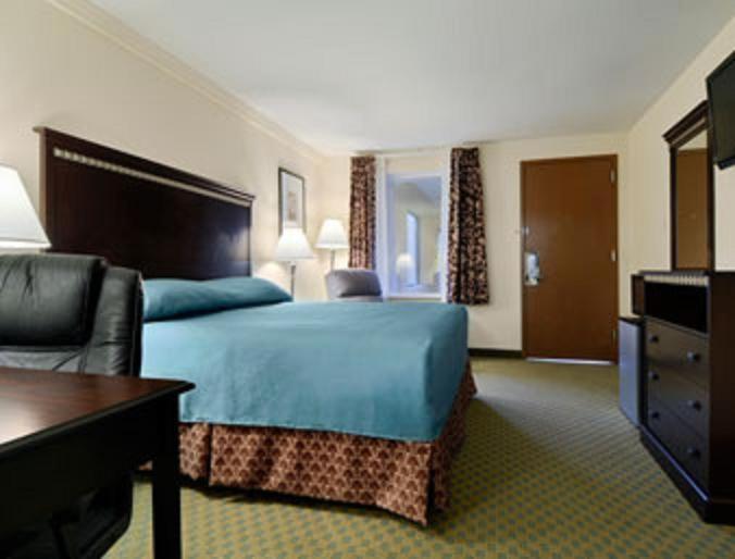 Super 8 by Wyndham Danville photo 31