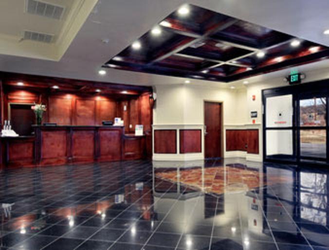 Super 8 by Wyndham Danville photo 33