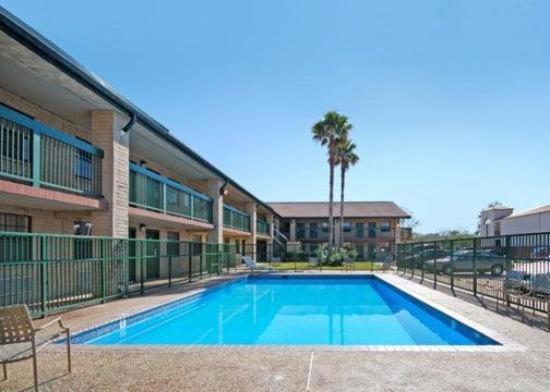 Budgetel Inn Houston/Nasa photo 2