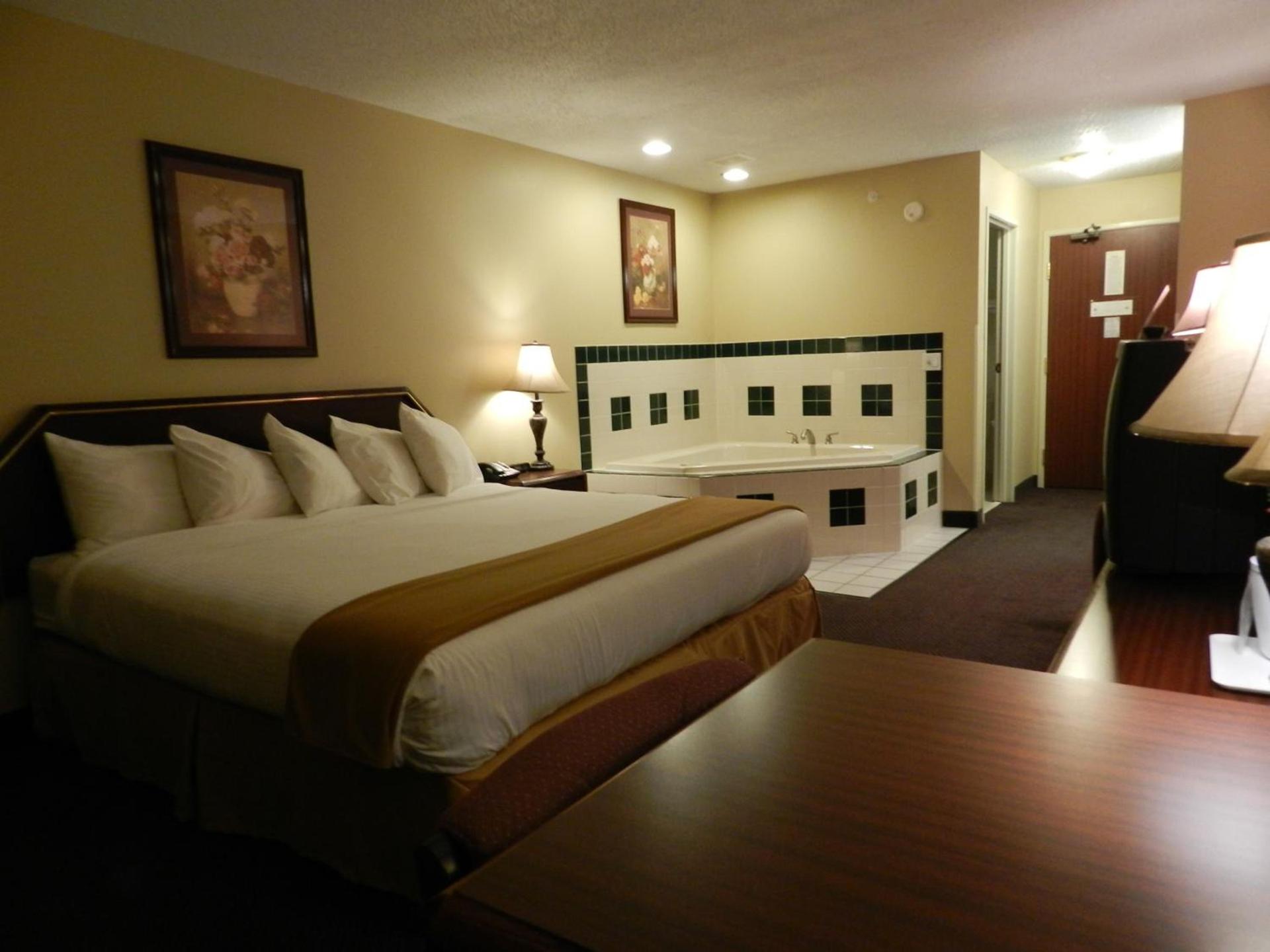 Bay Inn & Suites Troy photo 5