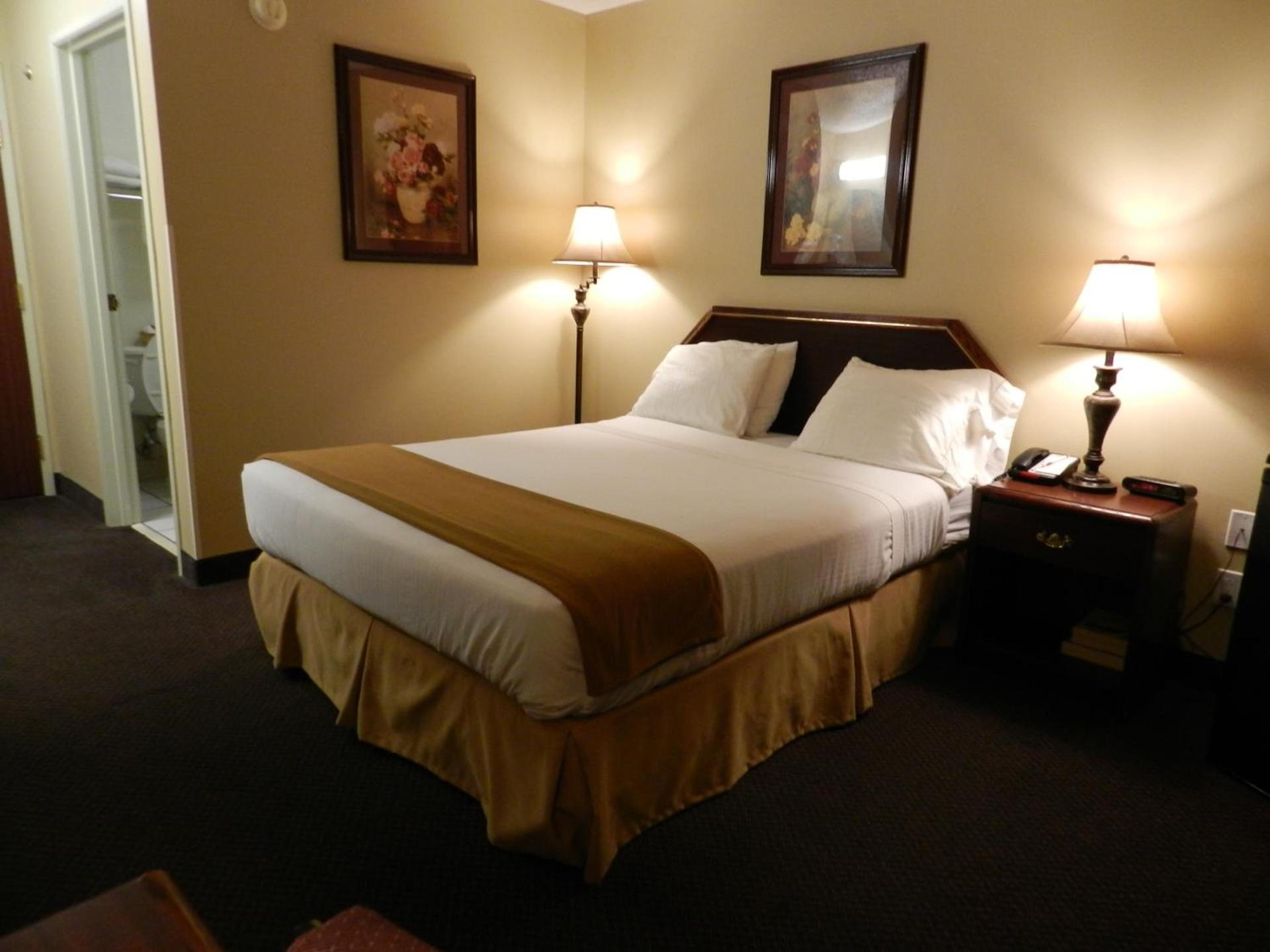 Bay Inn & Suites Troy photo 9