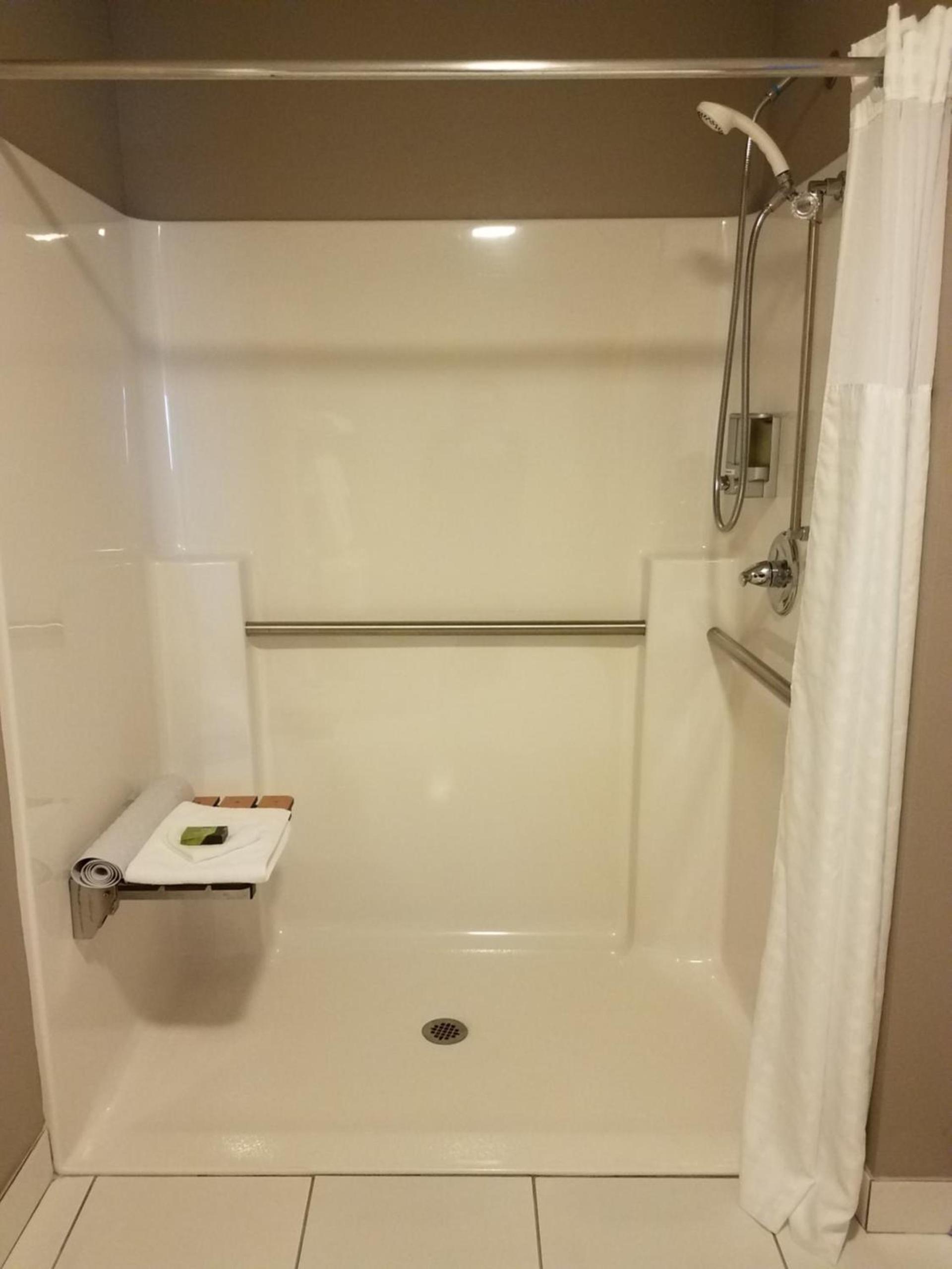 Okoboji Inn & Suites photo 18