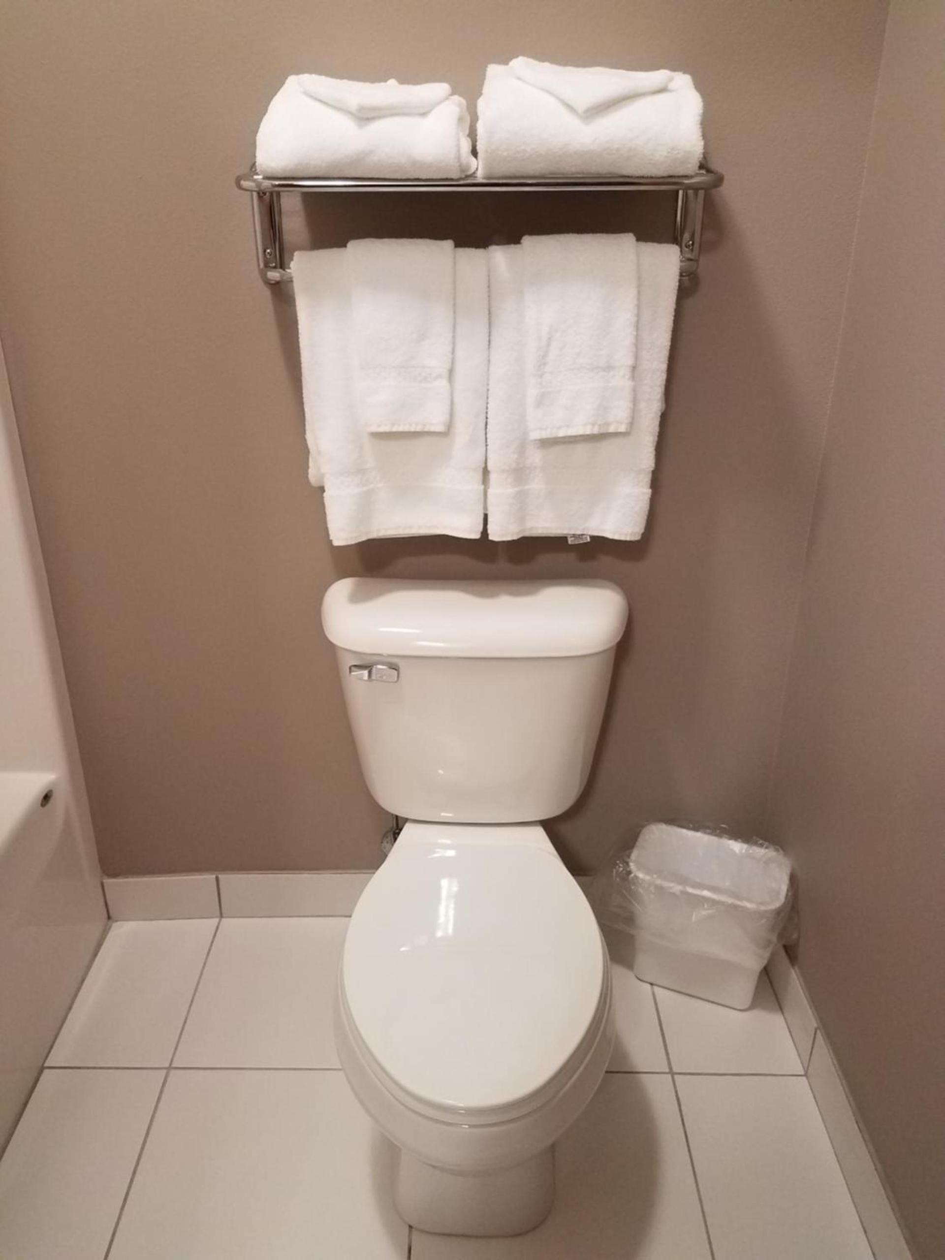 Okoboji Inn & Suites photo 19