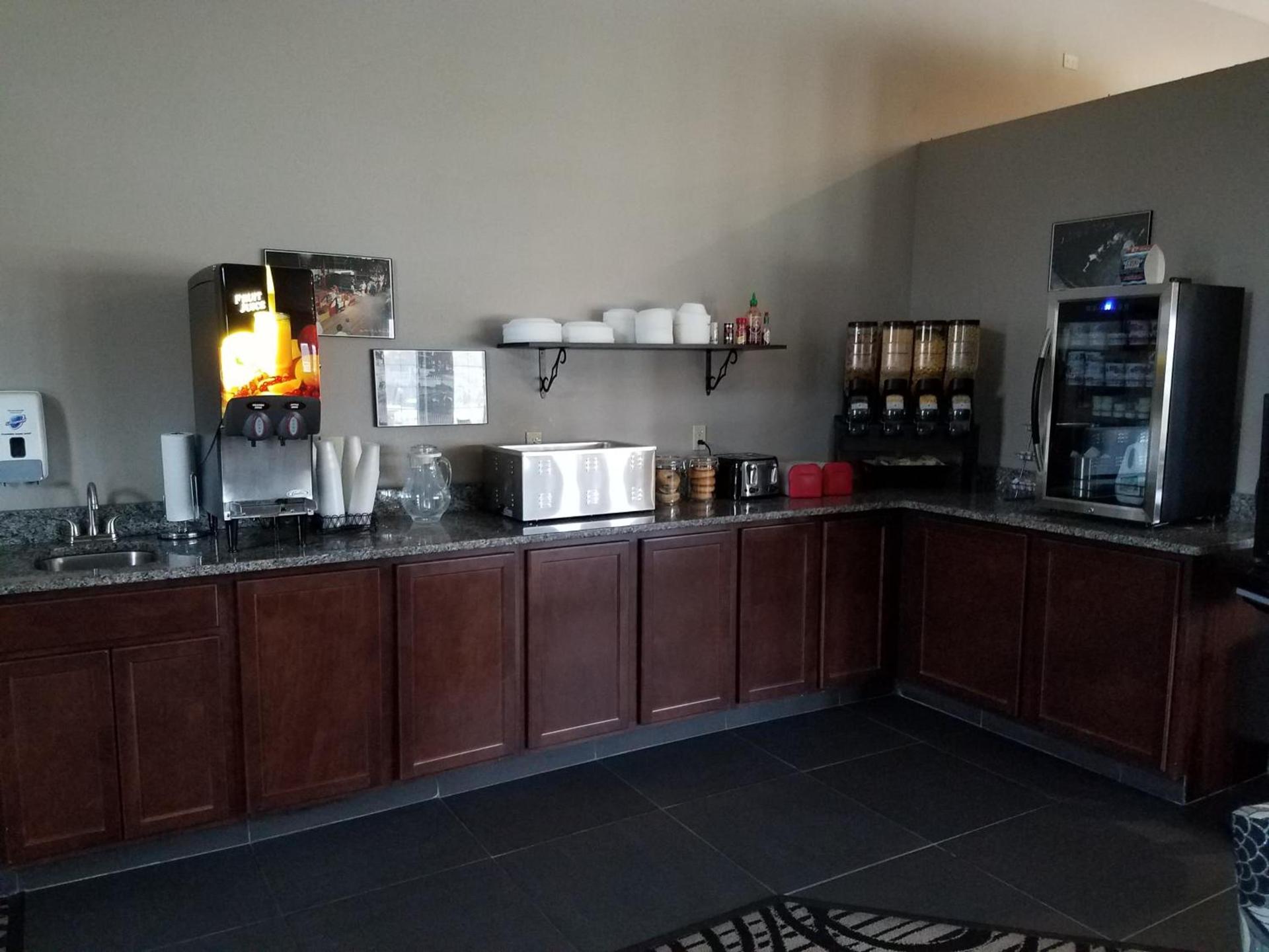 Okoboji Inn & Suites photo 29