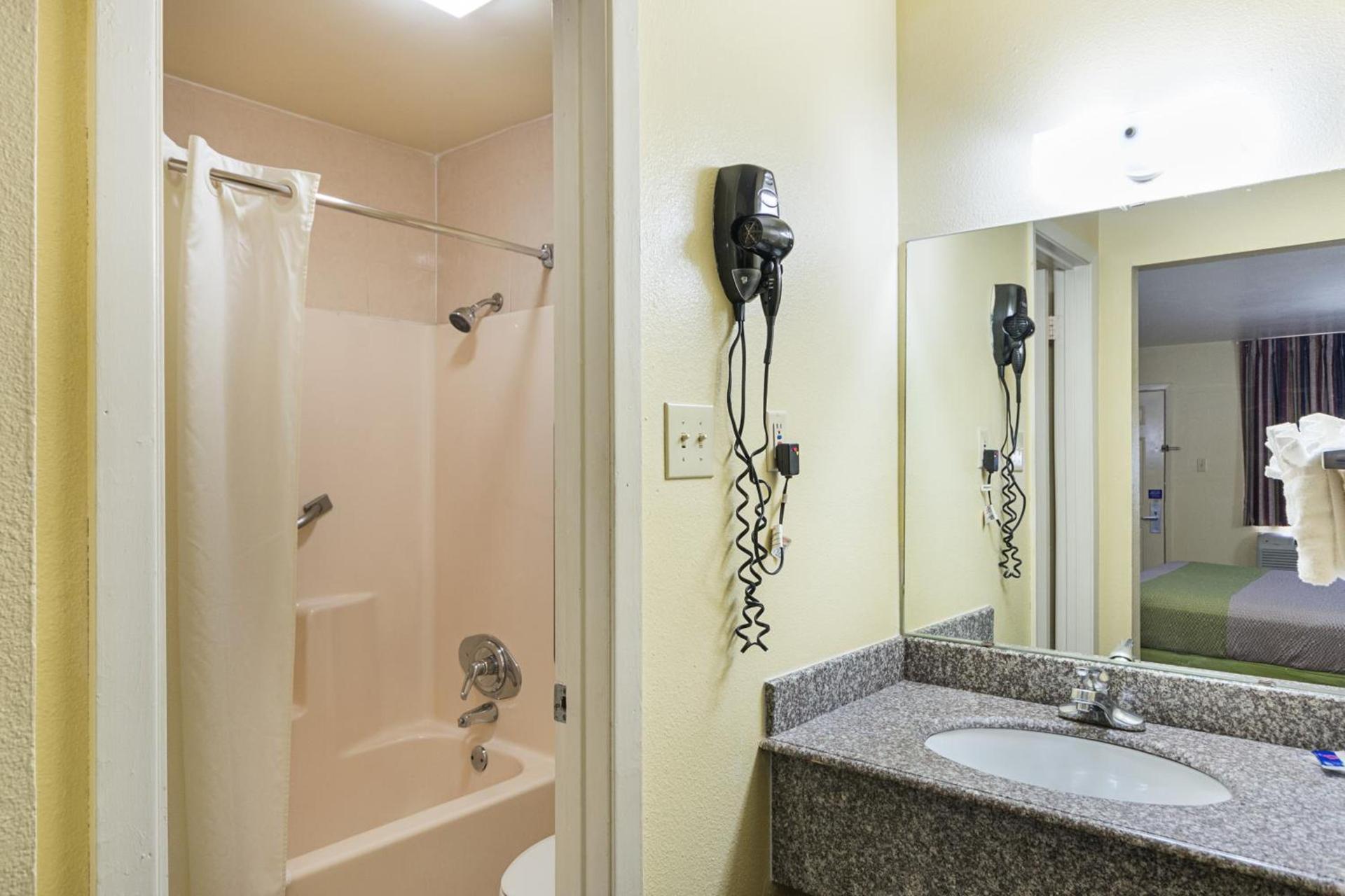 Motel 6-Livingston, TX photo 47