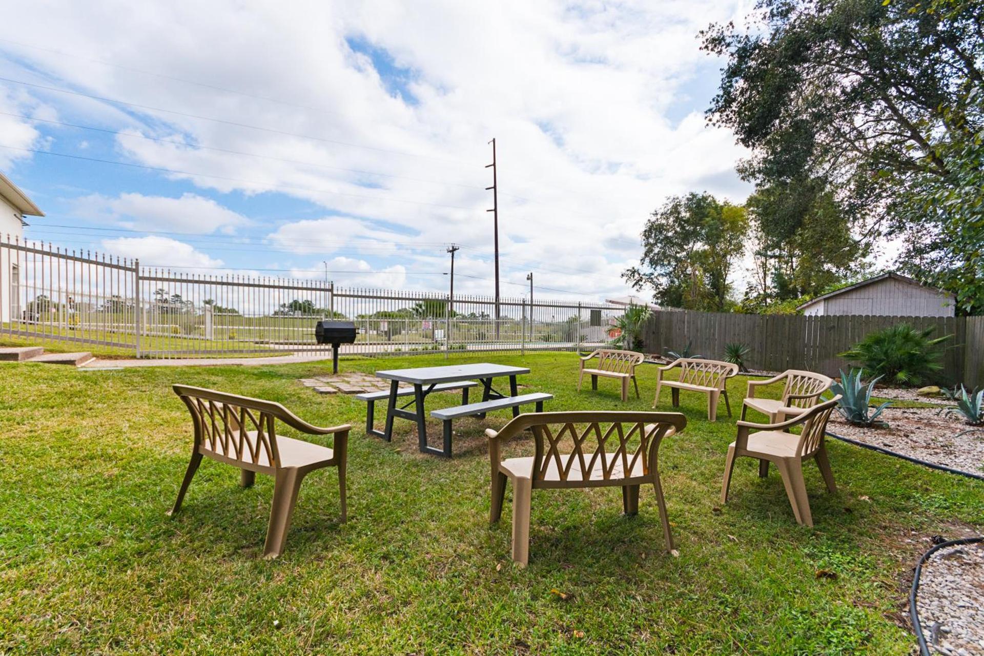 Motel 6-Livingston, TX photo 31