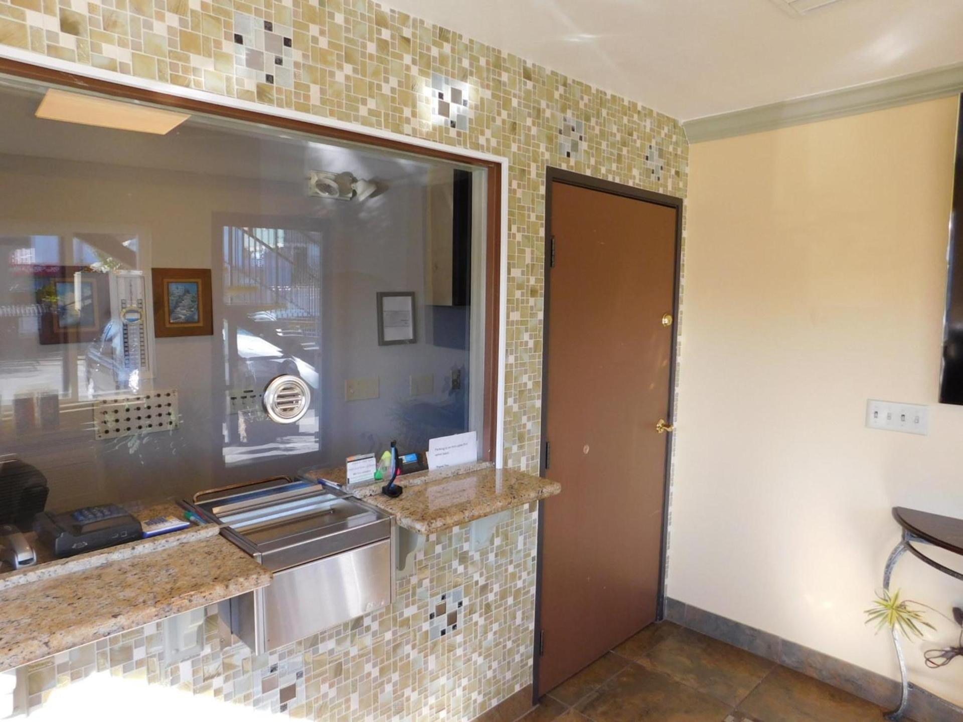 Continental Lodge photo 14