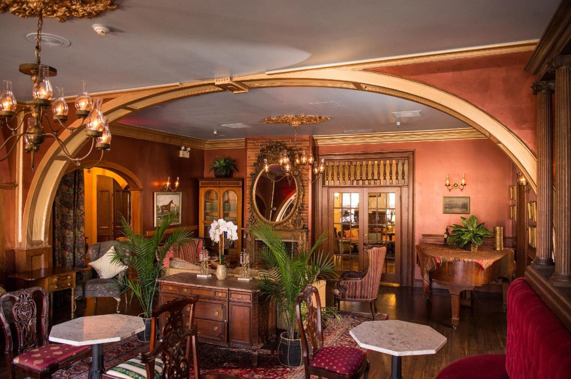 The Inn at Saratoga photo 9