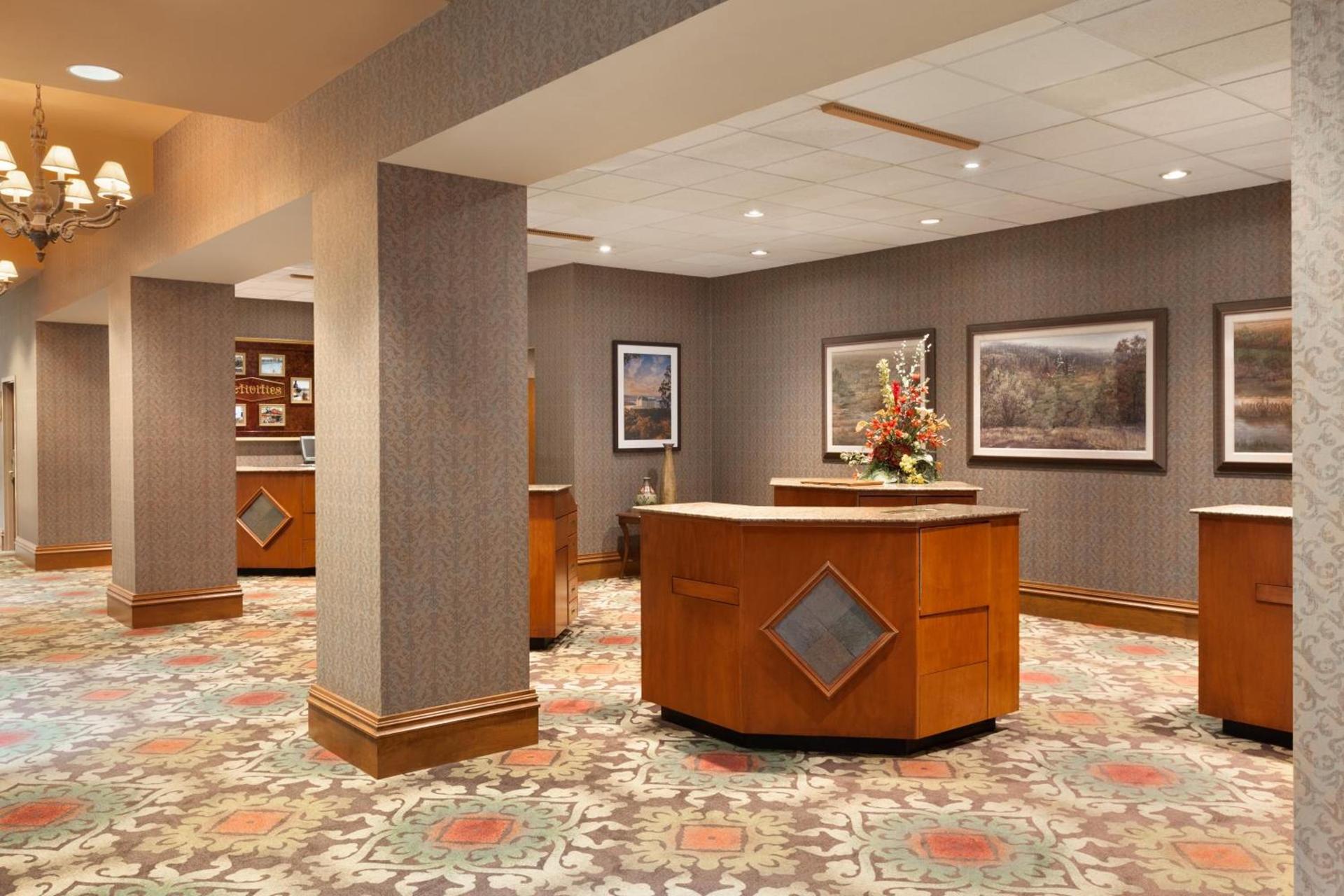 Chateau on the Lake Resort Spa and Convention Center photo 11