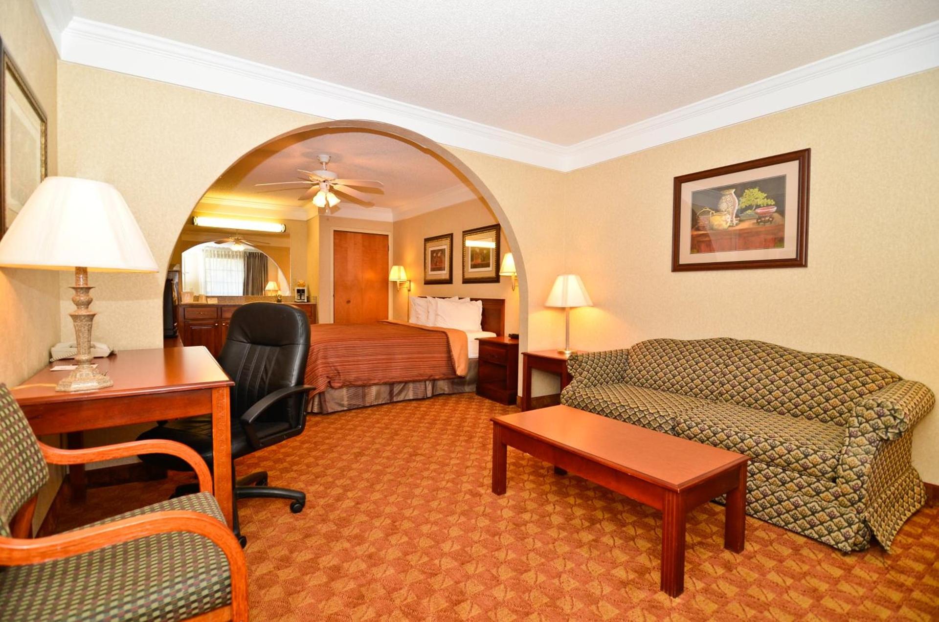 Peach State Inn & Suites photo 10