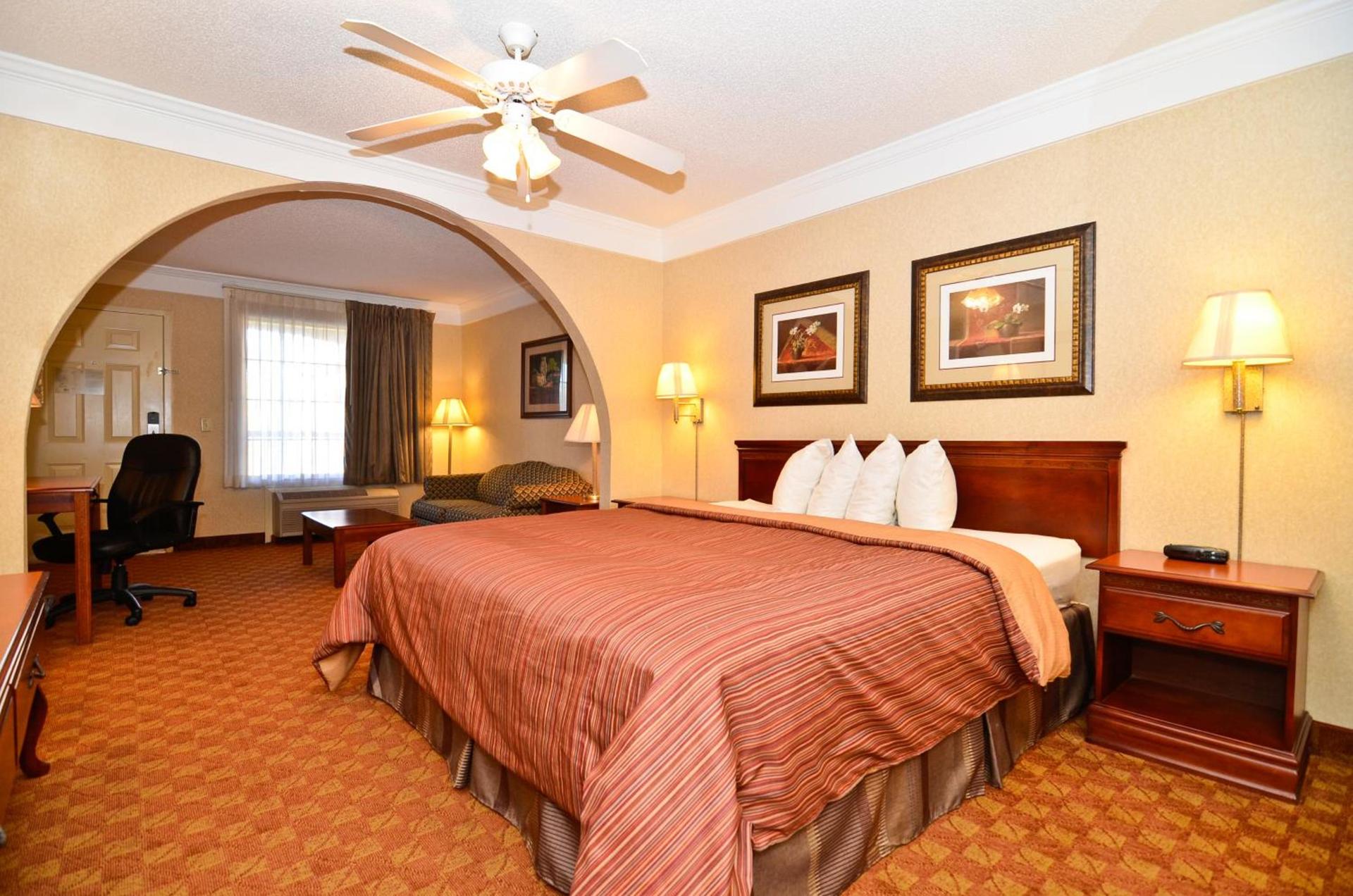 Peach State Inn & Suites photo 12