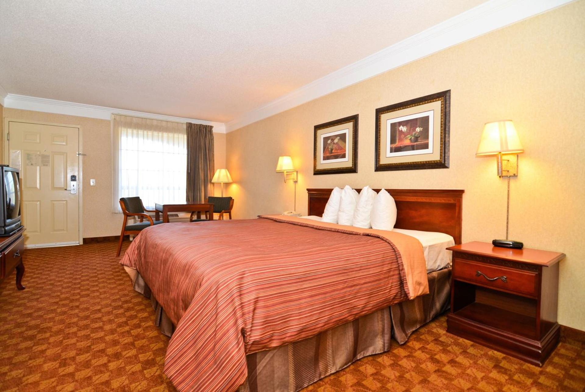 Peach State Inn & Suites photo 20