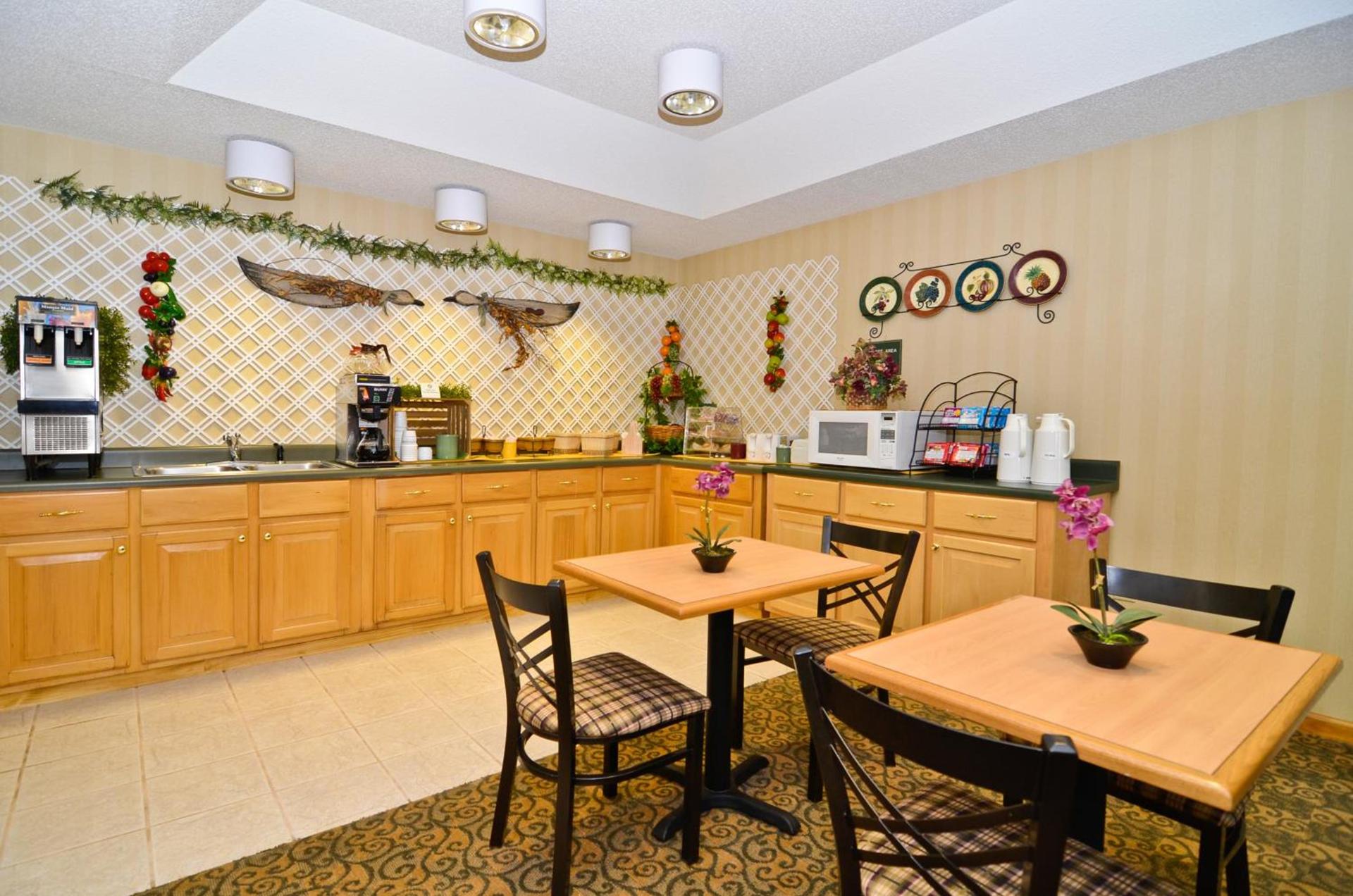 Peach State Inn & Suites photo 23