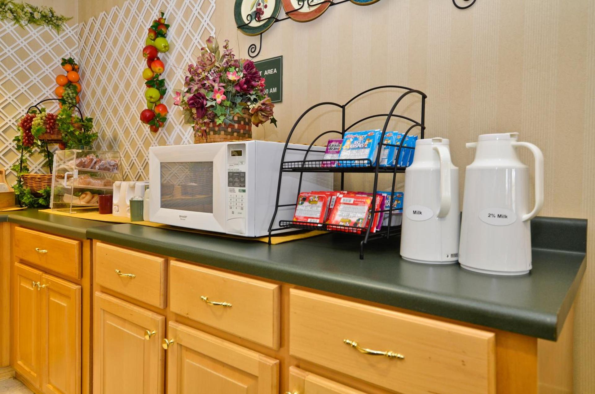 Peach State Inn & Suites photo 24