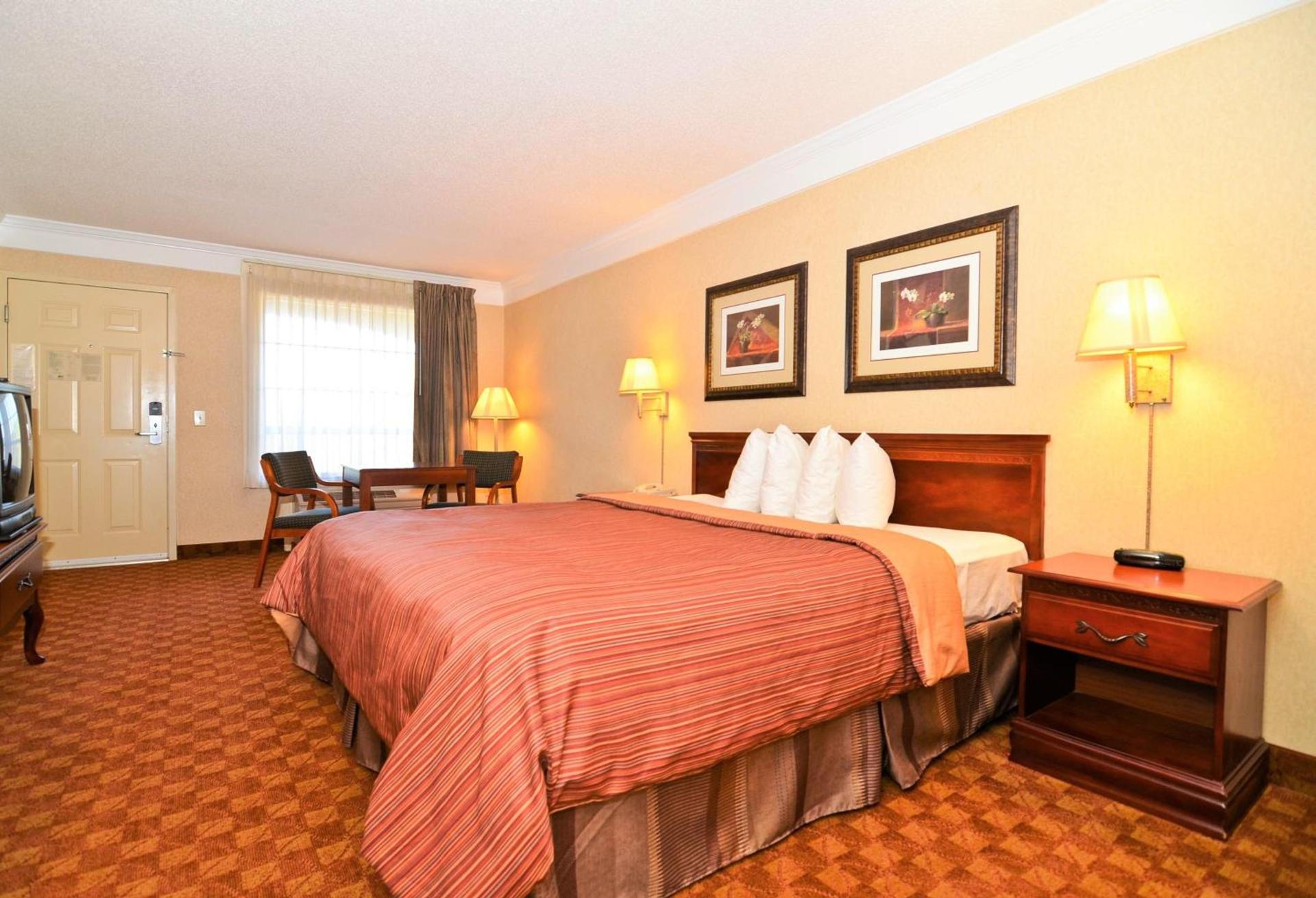 Peach State Inn & Suites photo 26