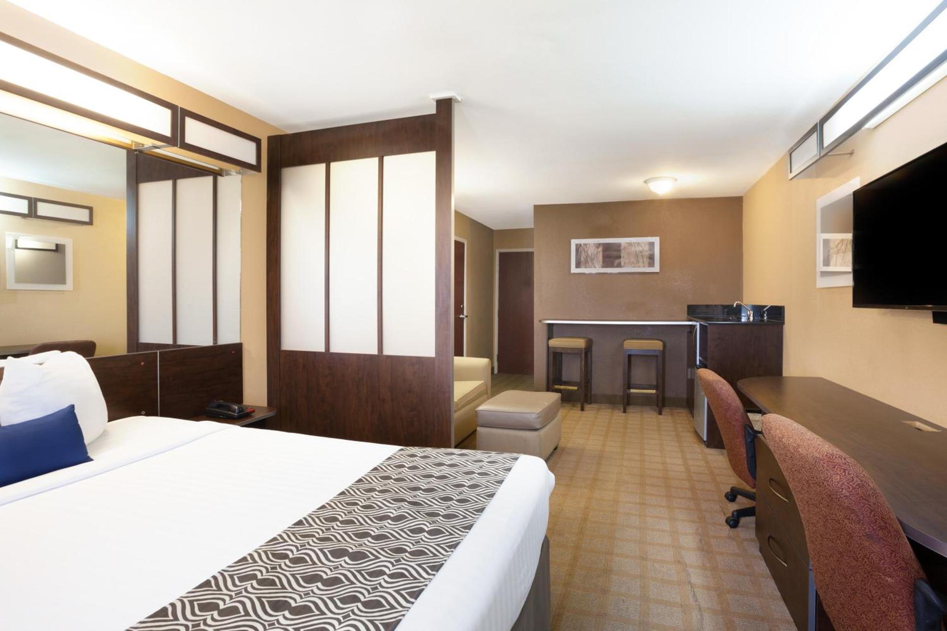 Microtel Inn and Suites Lafayette photo 49