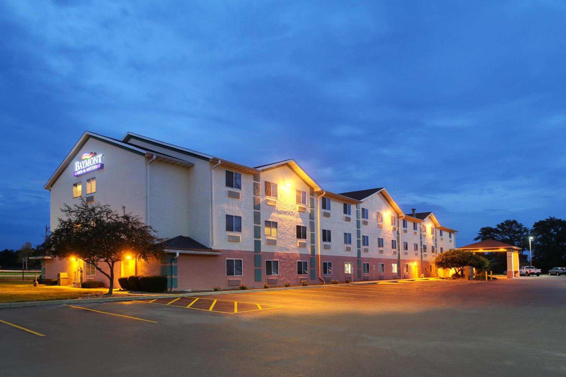 Baymont by Wyndham Galesburg photo 13