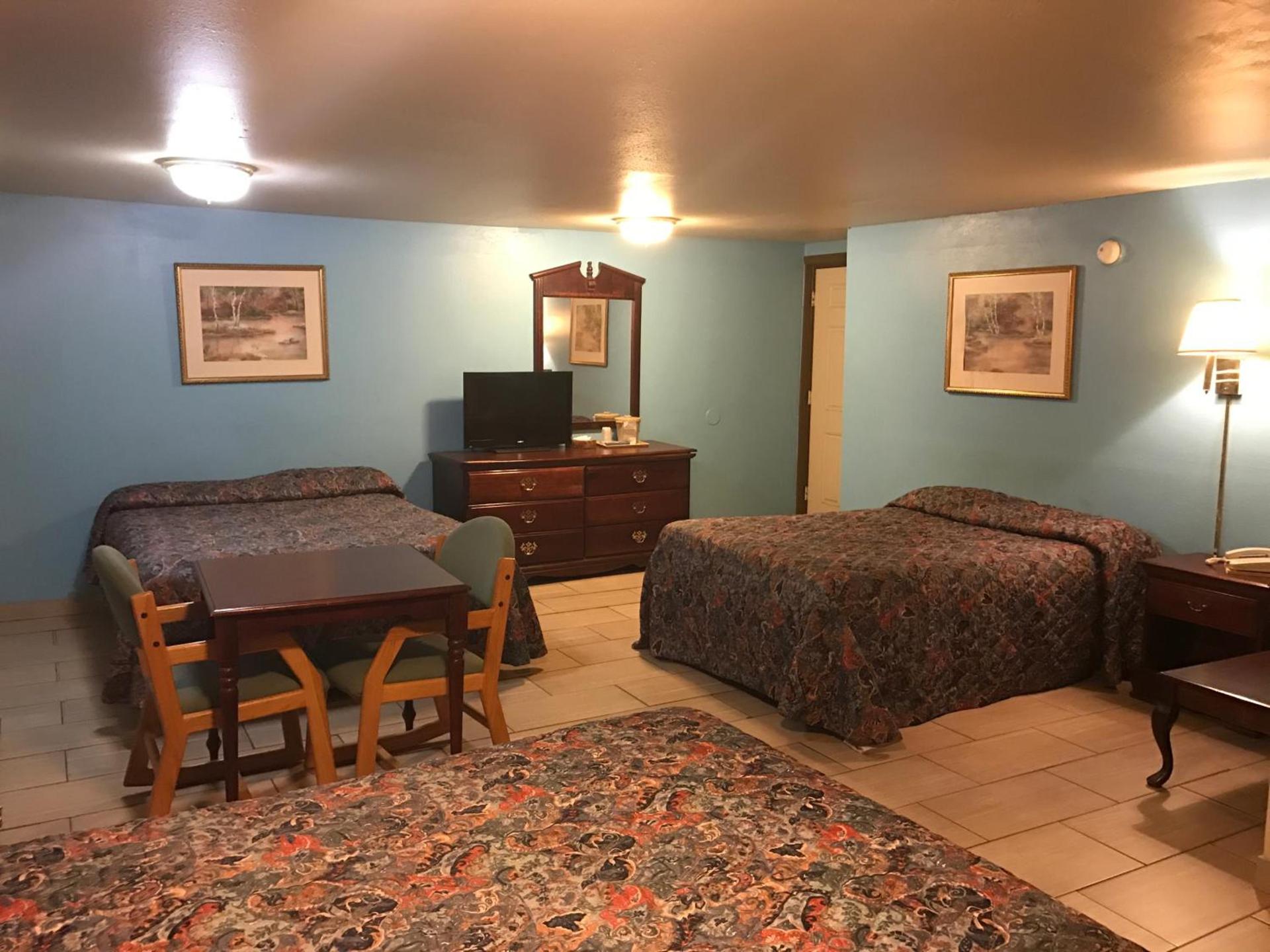 HWY Express Inn & Suites photo 8