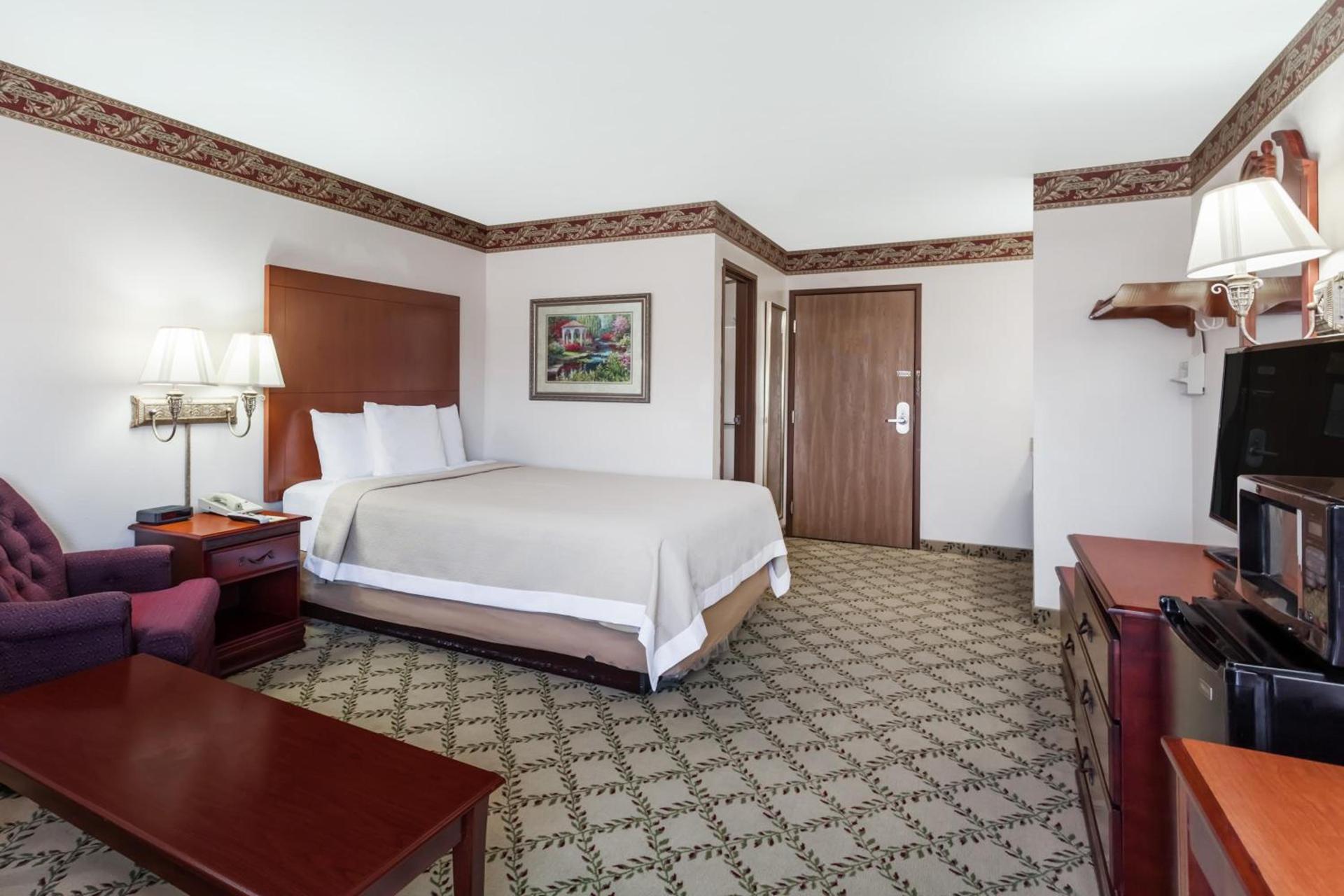 Days Inn by Wyndham Dyersburg photo 59
