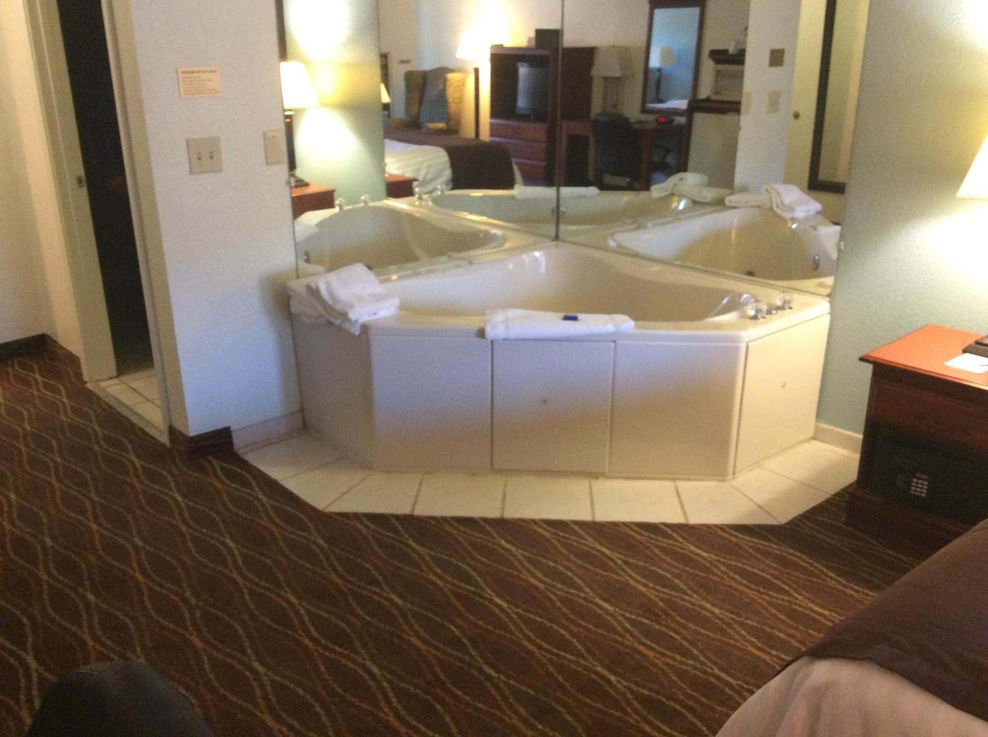 Baymont by Wyndham Helen photo 18