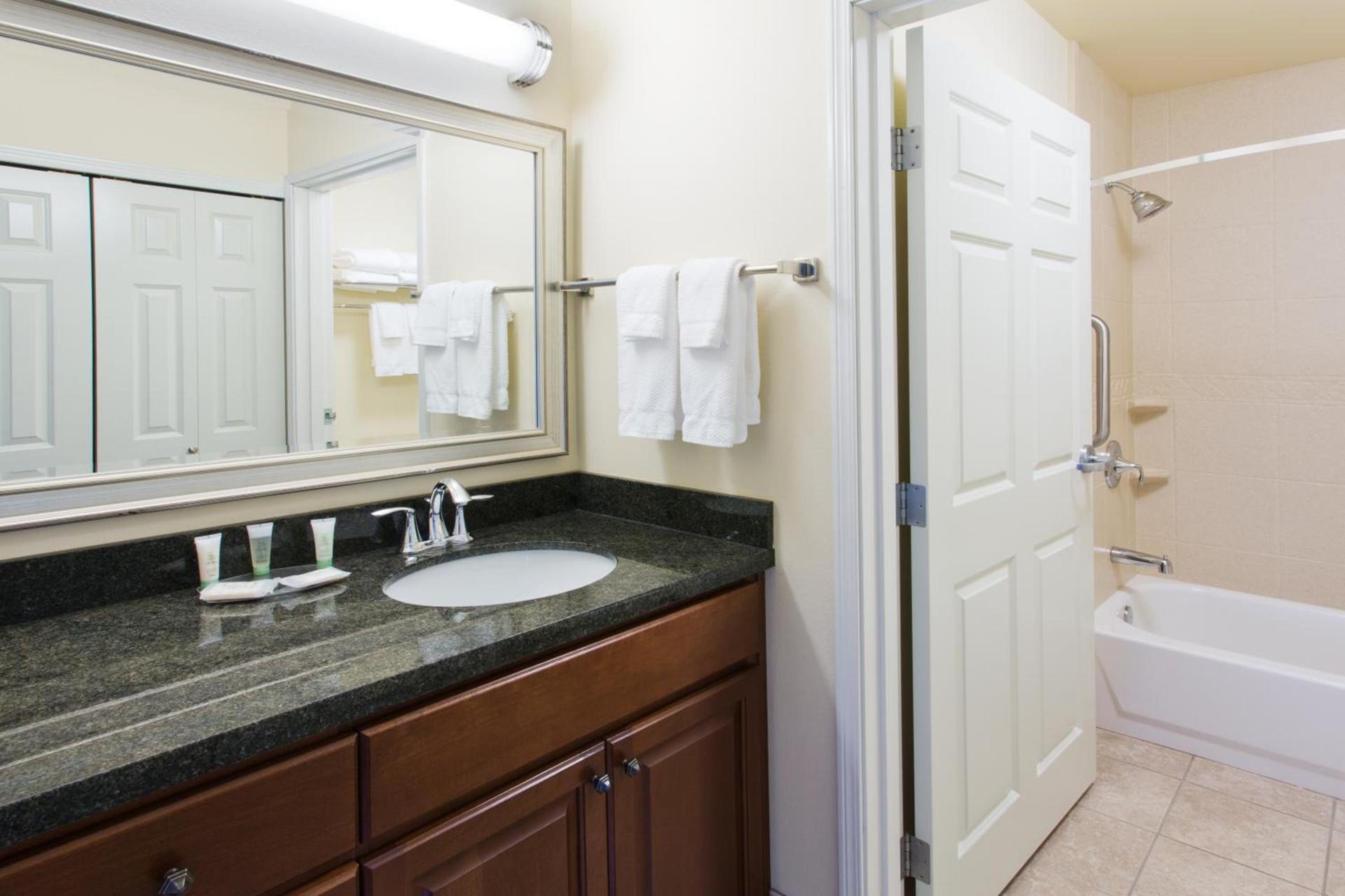 Staybridge Suites Everett - Paine Field by IHG photo 6