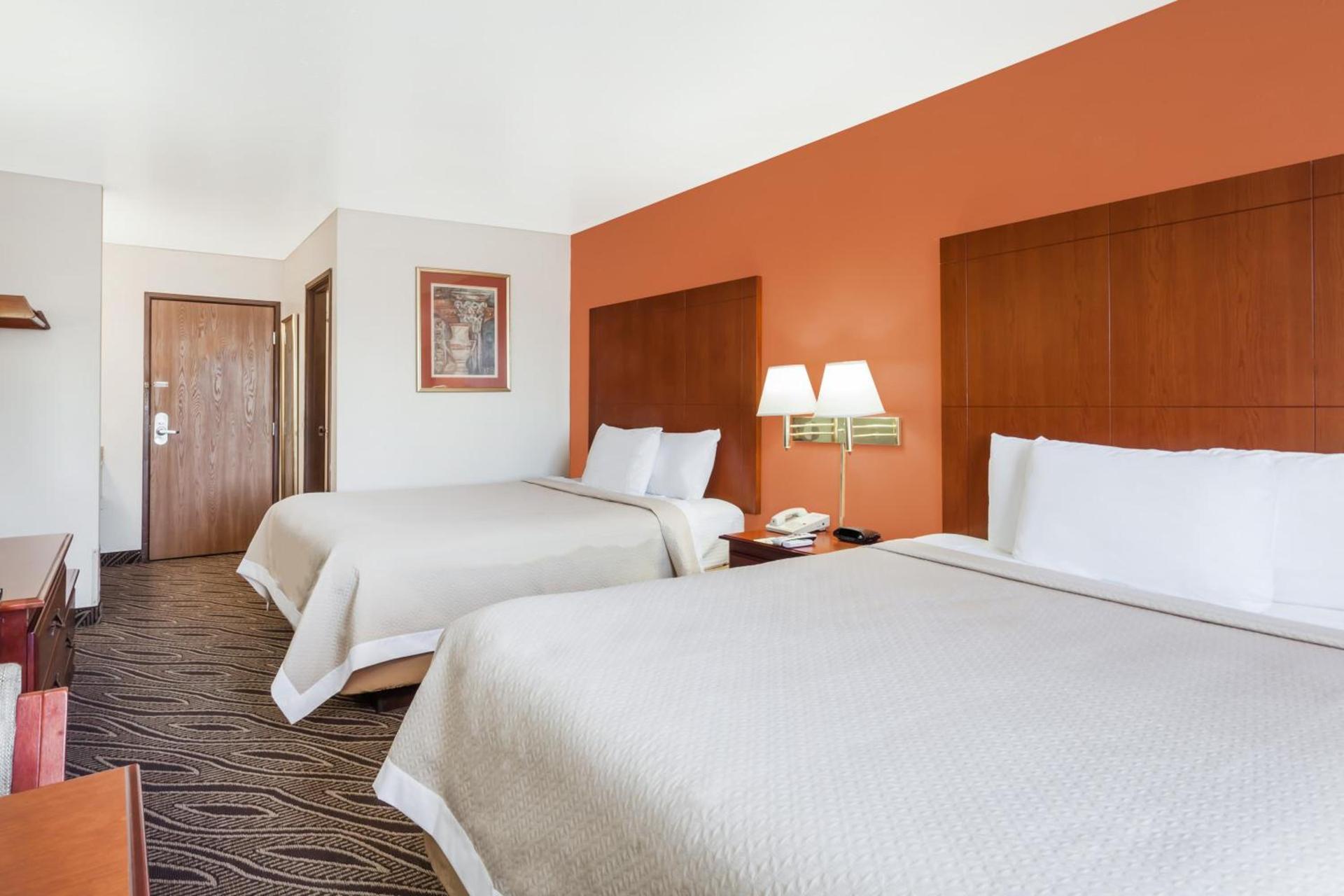 Days Inn by Wyndham Dyersburg photo 15