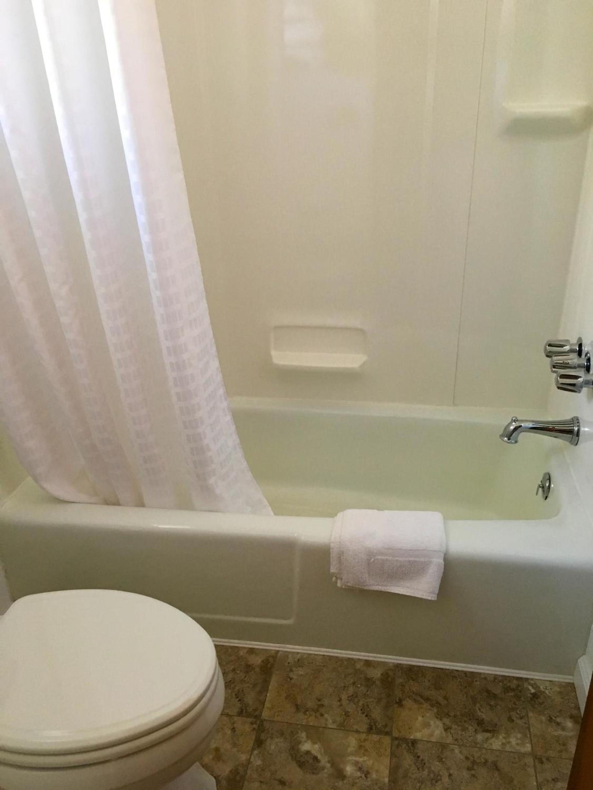 Oak Mar Motel photo 17