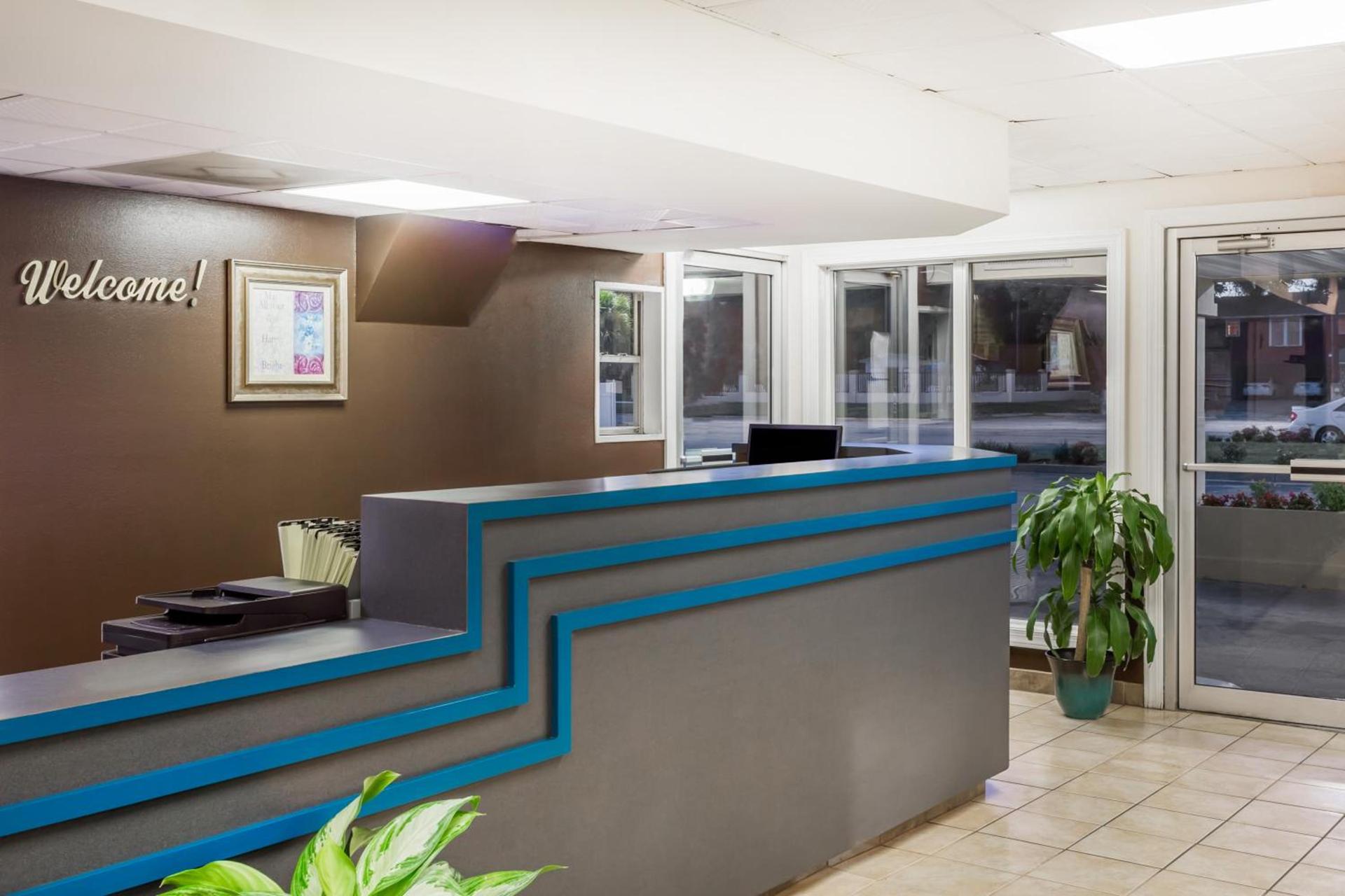 Knights Inn Statesboro photo 2