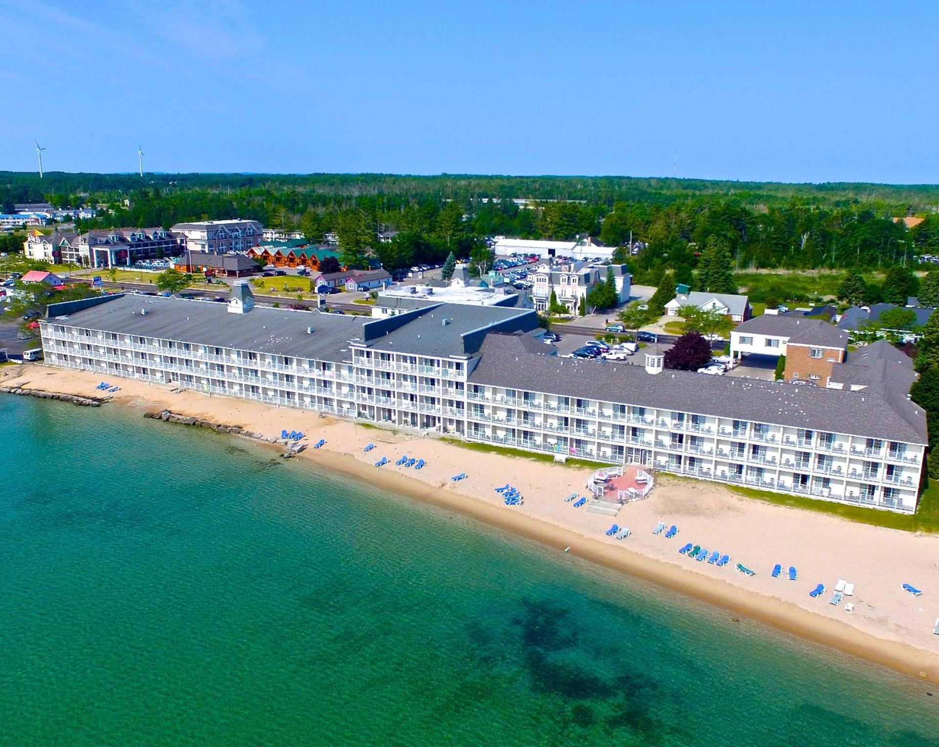 Hamilton Inn Select Beachfront Mackinaw City photo 7