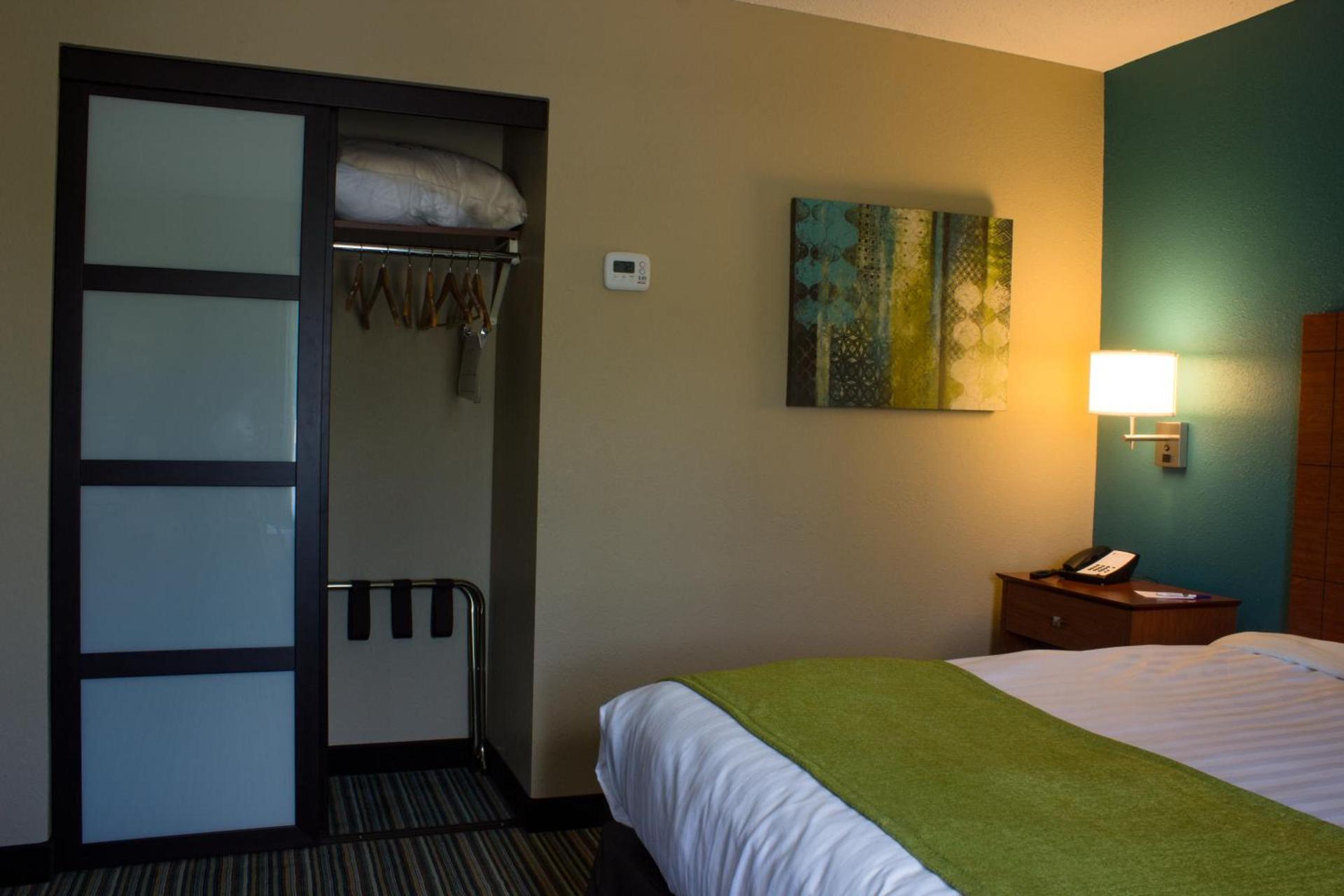BEST WESTERN Plus Menomonie Inn & Suites photo 59
