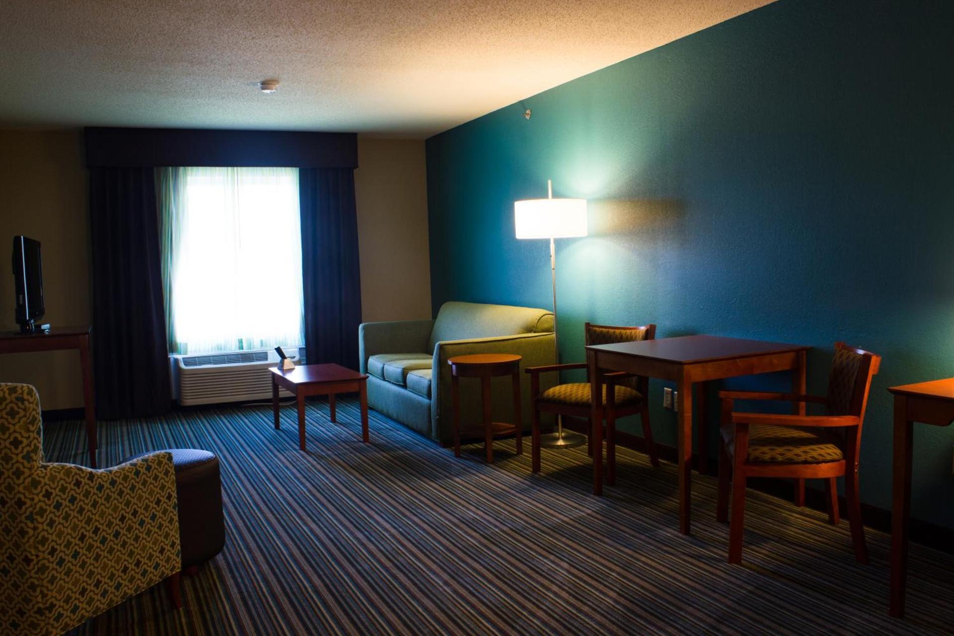 BEST WESTERN Plus Menomonie Inn & Suites photo 64