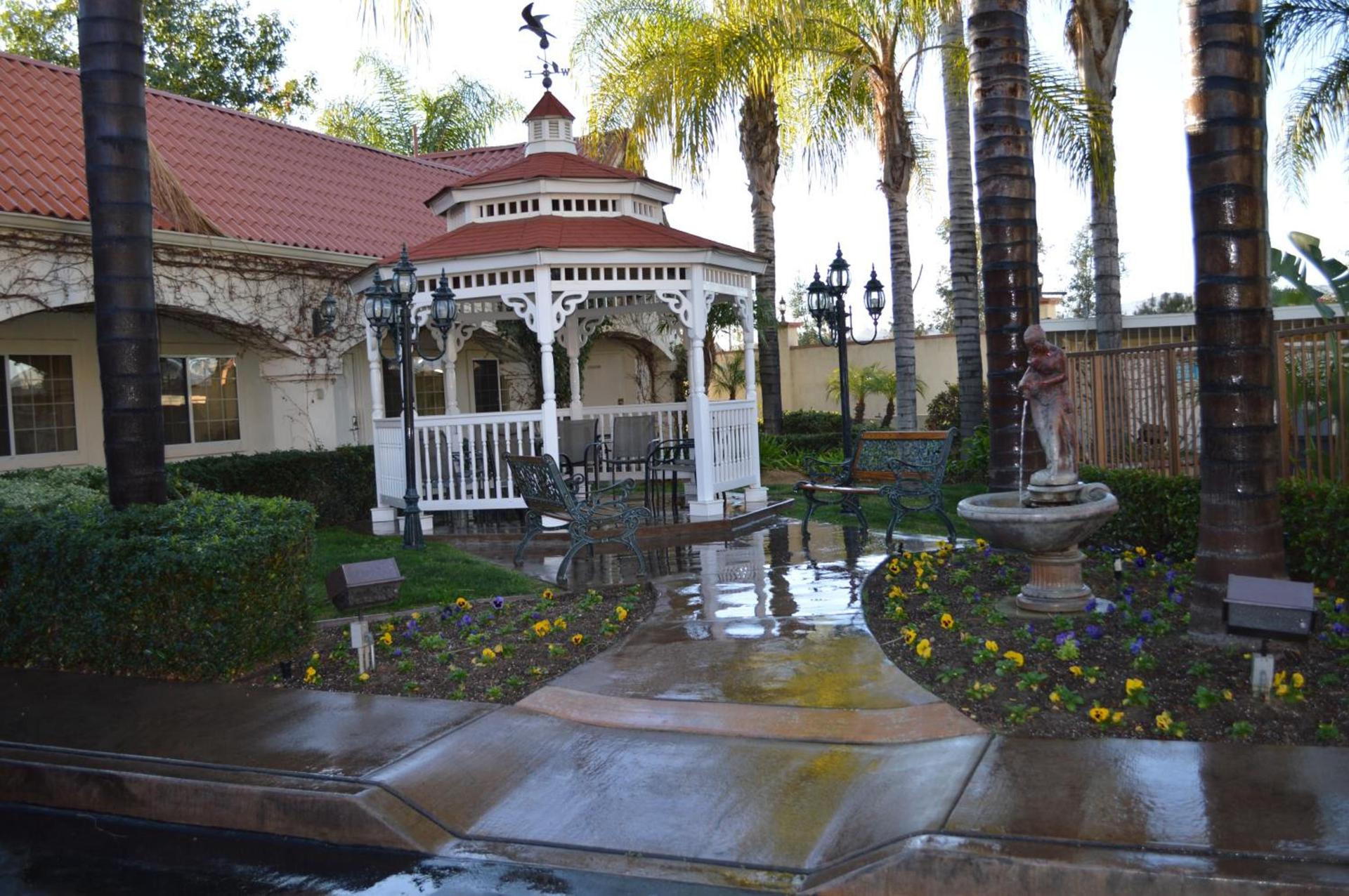 Dynasty Suites Redlands photo 17