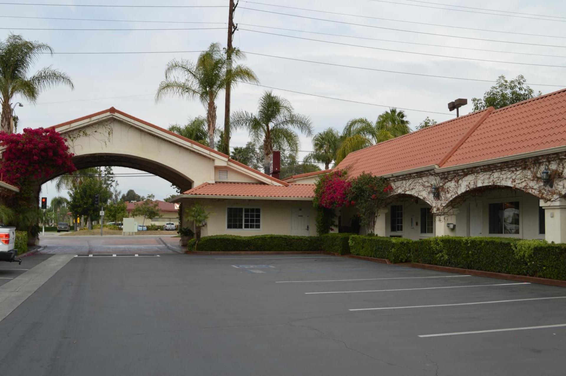 Dynasty Suites Redlands photo 20