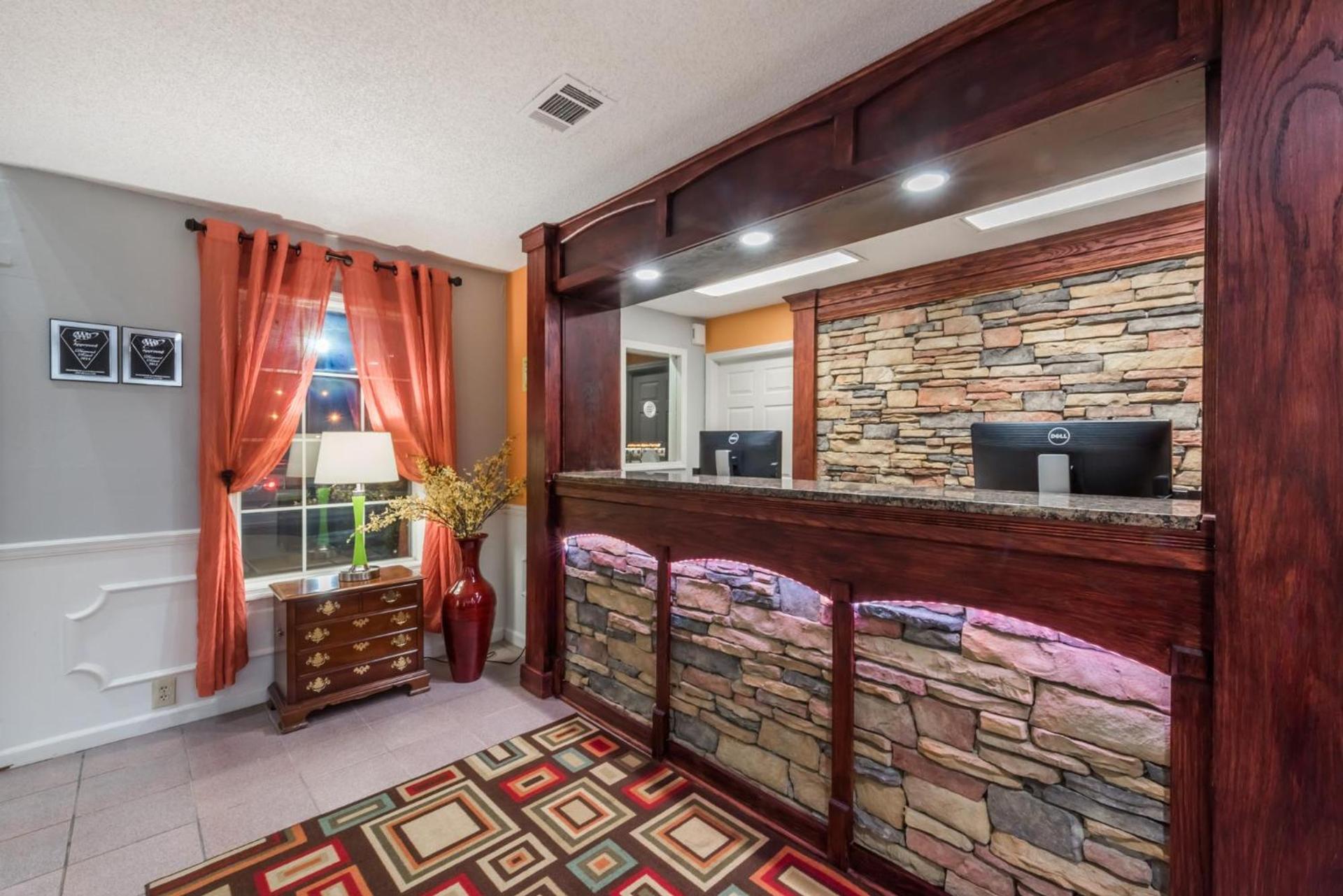 Super 8 by Wyndham Alexander City photo 32