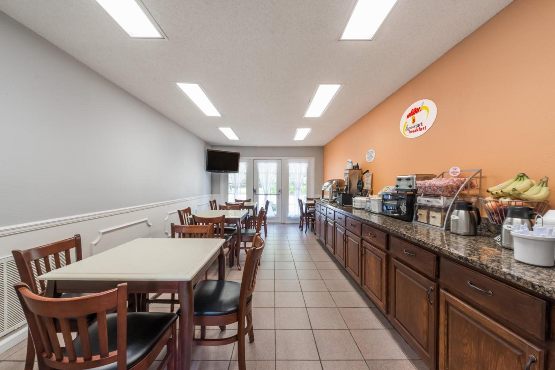 Super 8 by Wyndham Alexander City photo 39