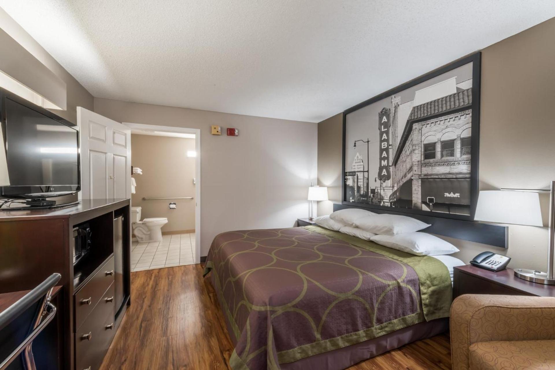 Super 8 by Wyndham Alexander City photo 45