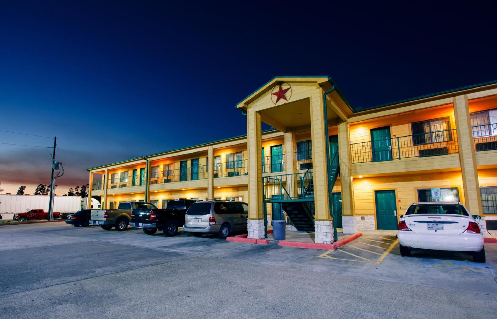 Scottish Inn & Suites photo 7